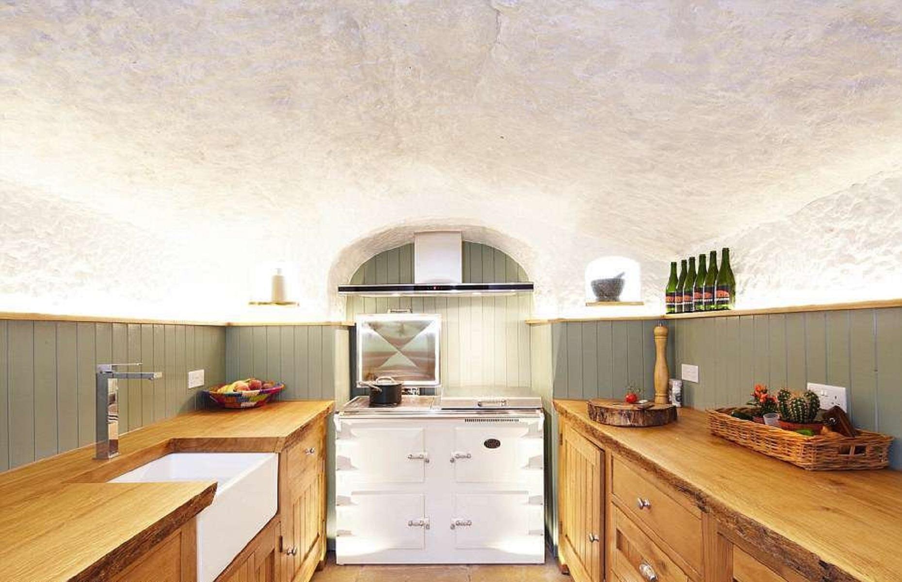 The Rockhouse Retreat, Worcestershire, UK