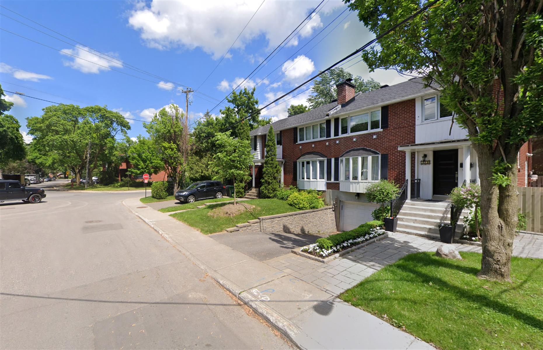 Where did Justin Trudeau live in Montreal?