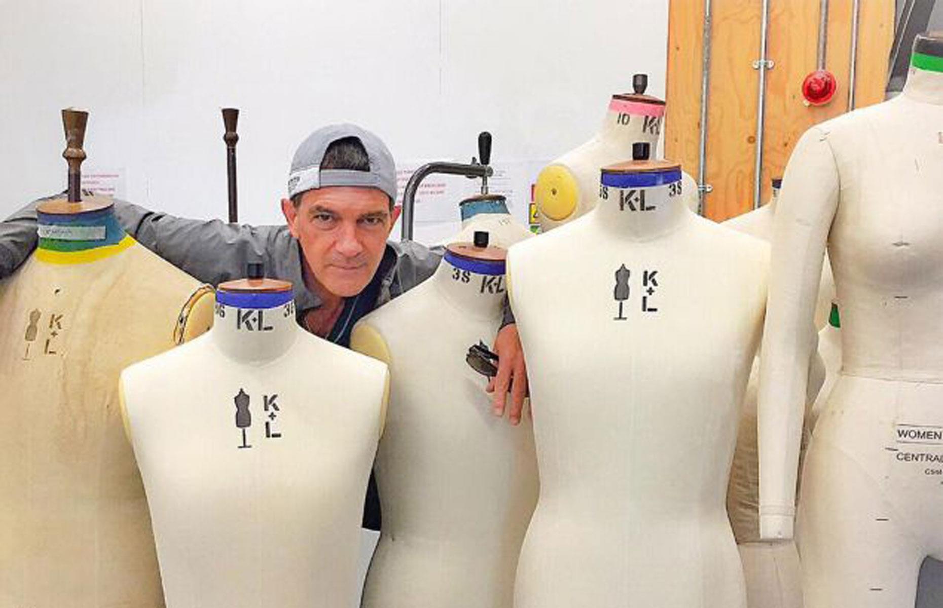 Antonio Banderas learns fashion design