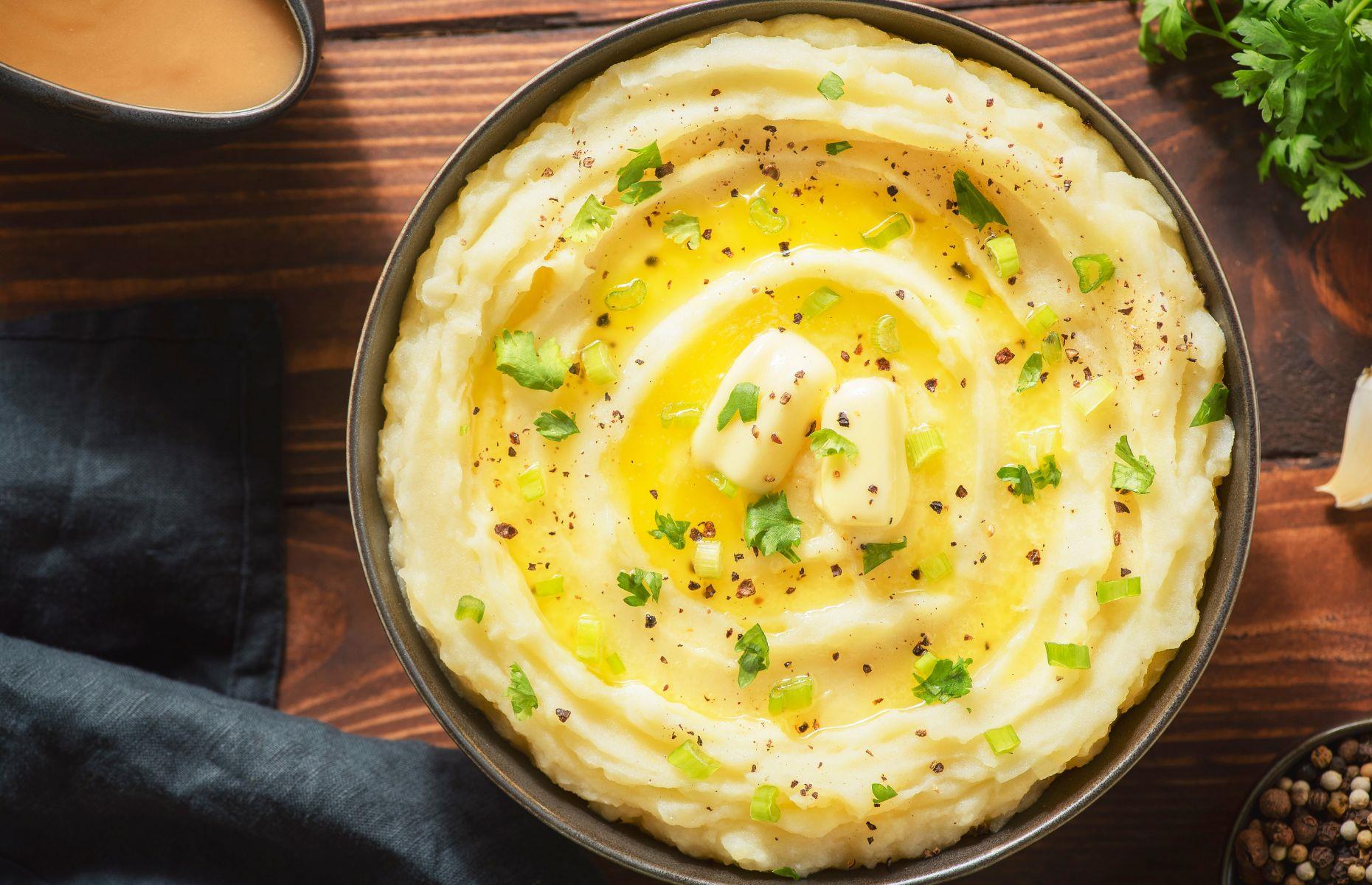 34. Keep mashed potatoes warm with a bain-marie 