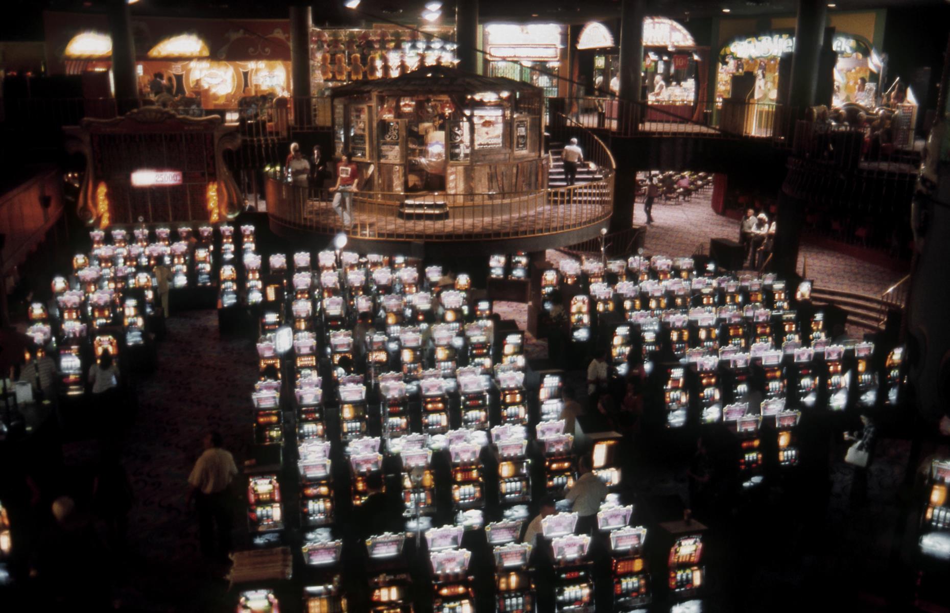 1975: slot machines at Circus Circus 