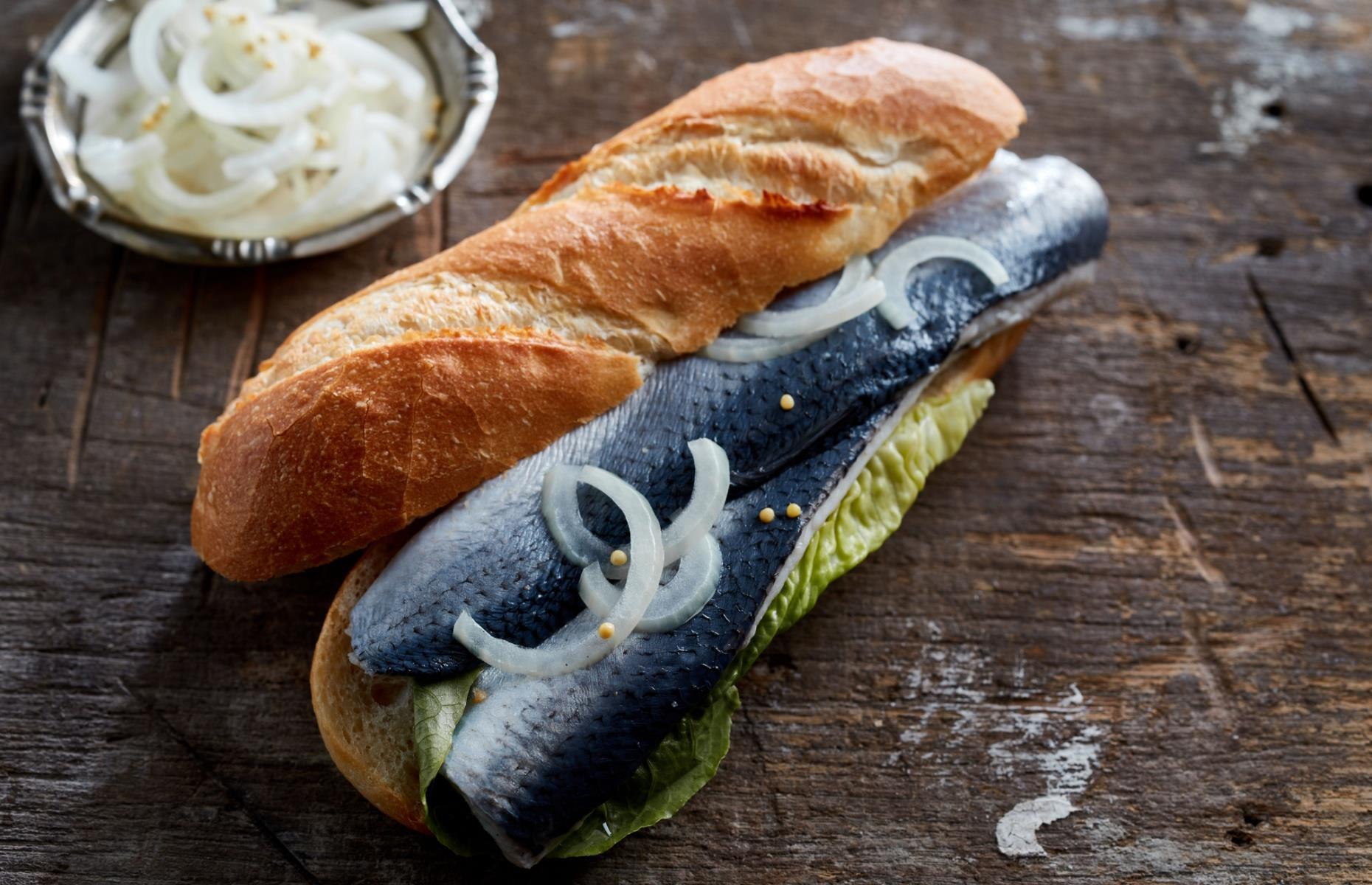 43. Fischbrötchen, Germany