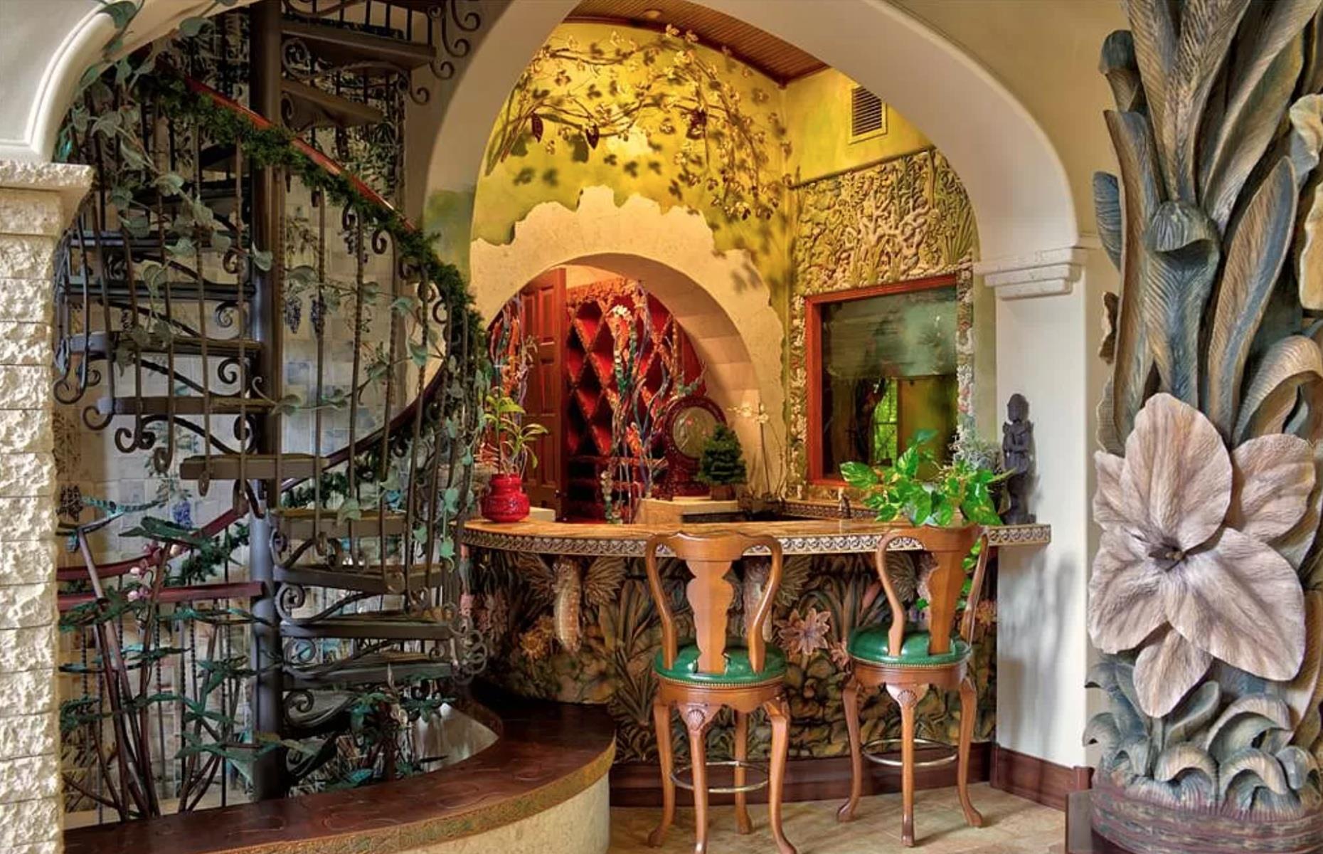 Jungle-themed mansion, Florida, USA