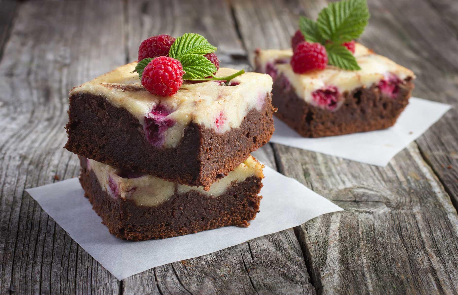 Chocolate and raspberry cheesecake brownies
