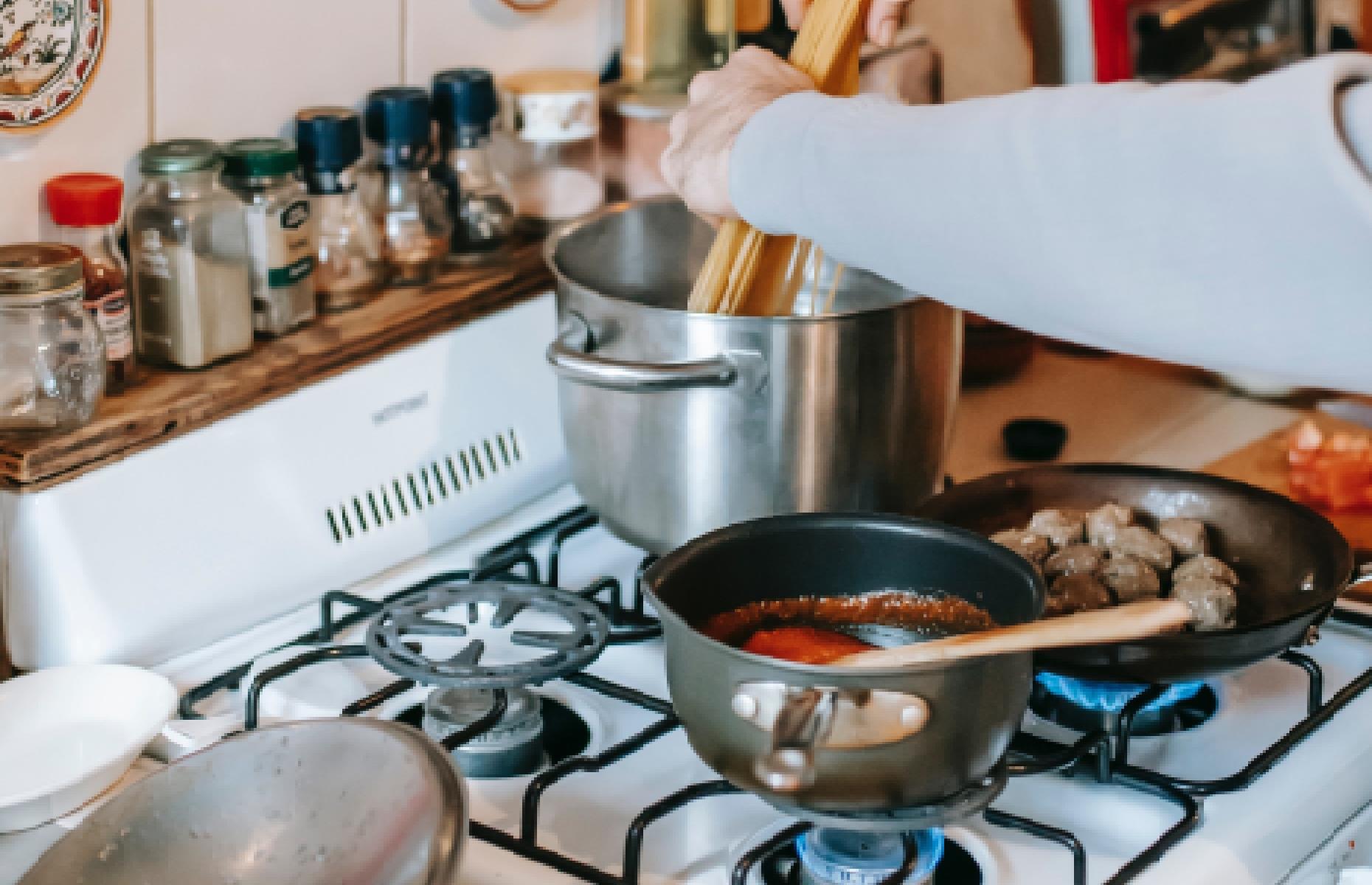 Ageing cookware, away with you