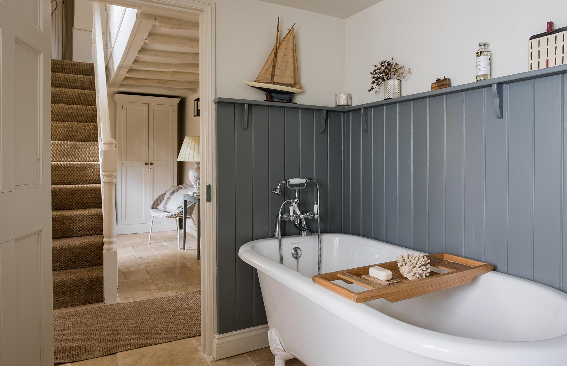Add a handy bath rack