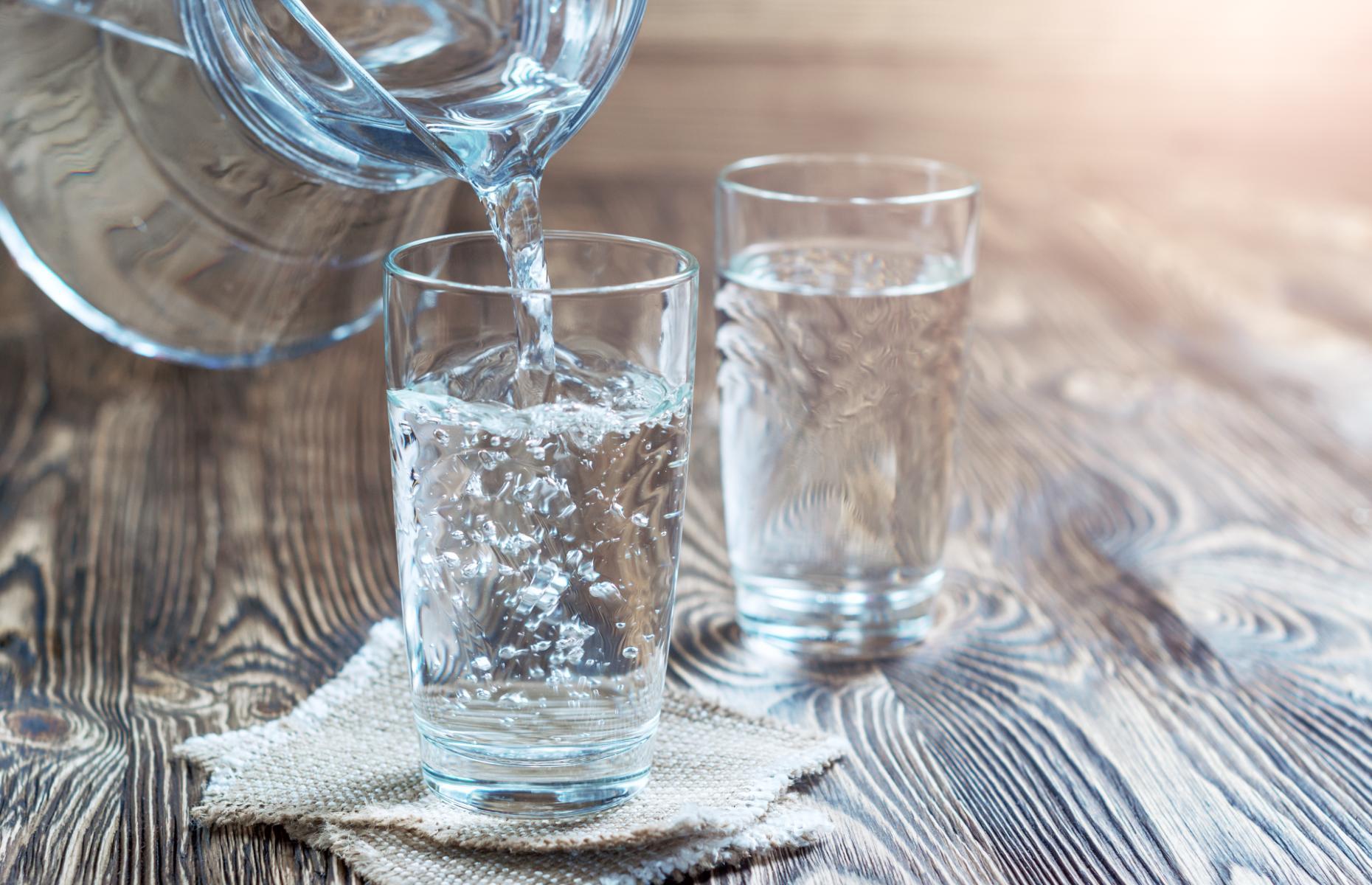 In Ägypten füllt stets der Sitznachbar das Glas auf