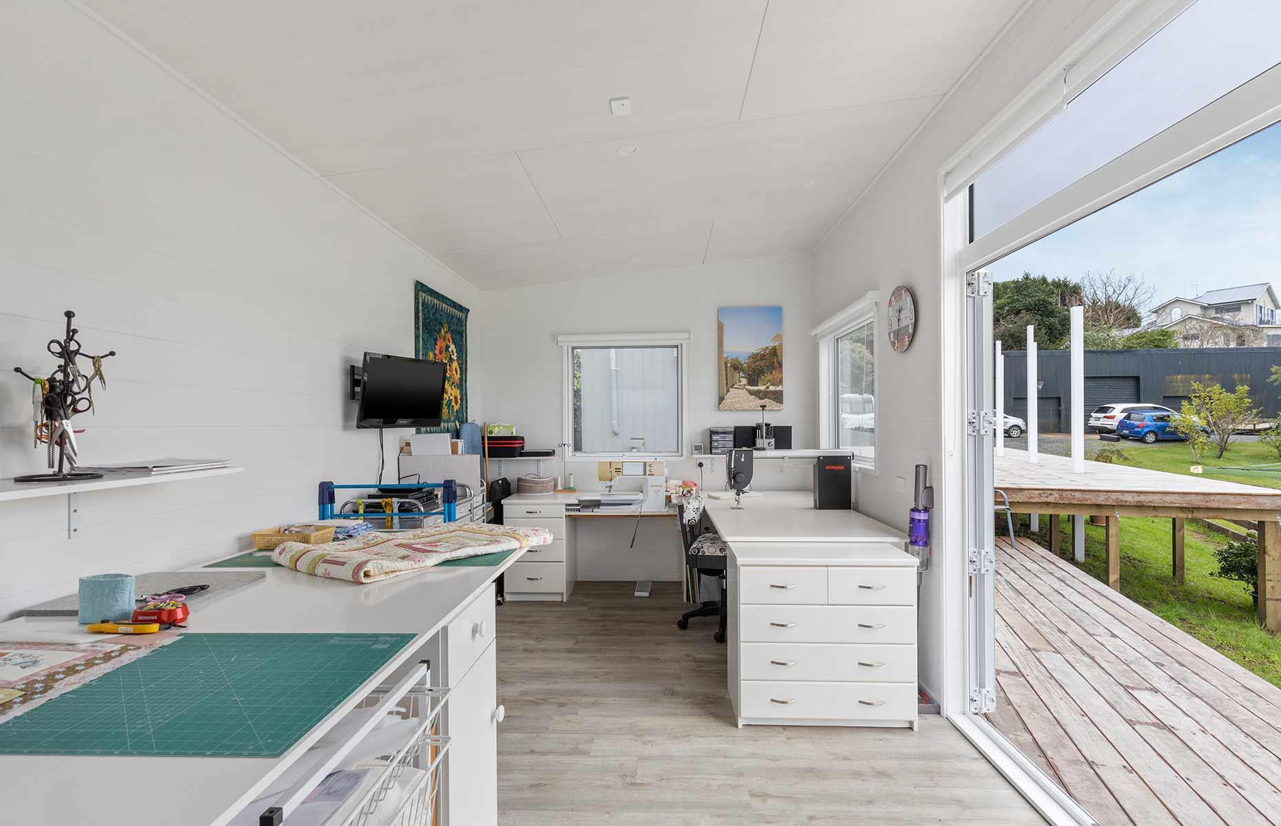 Ingenious tiny house: valuable hobby space
