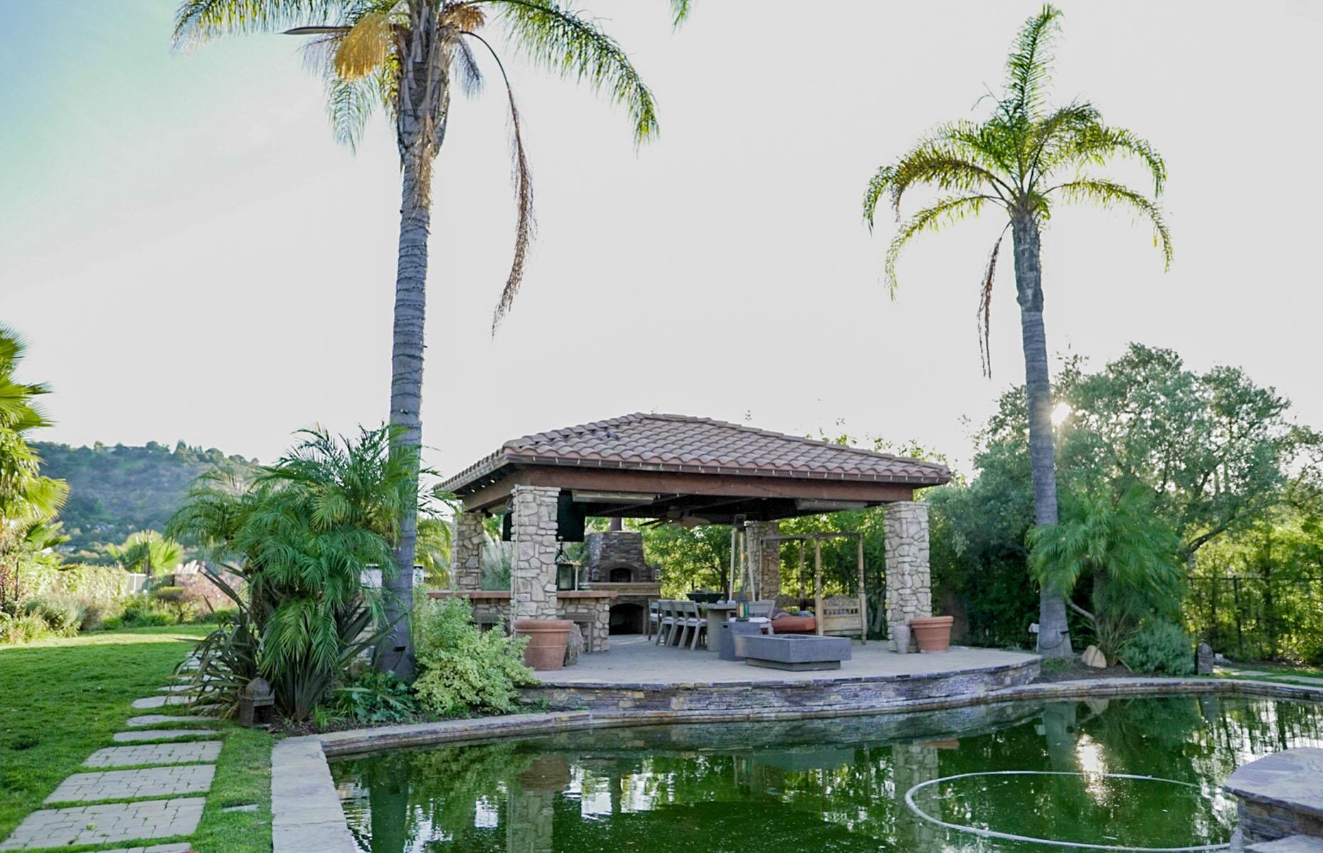 Selena Gomez's Calabasas mansion: landscaped grounds