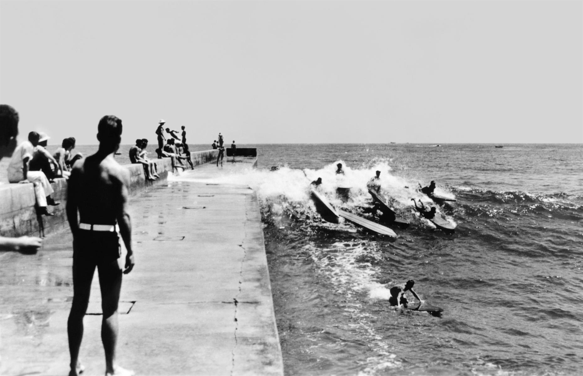 1928: The first surfing competition
