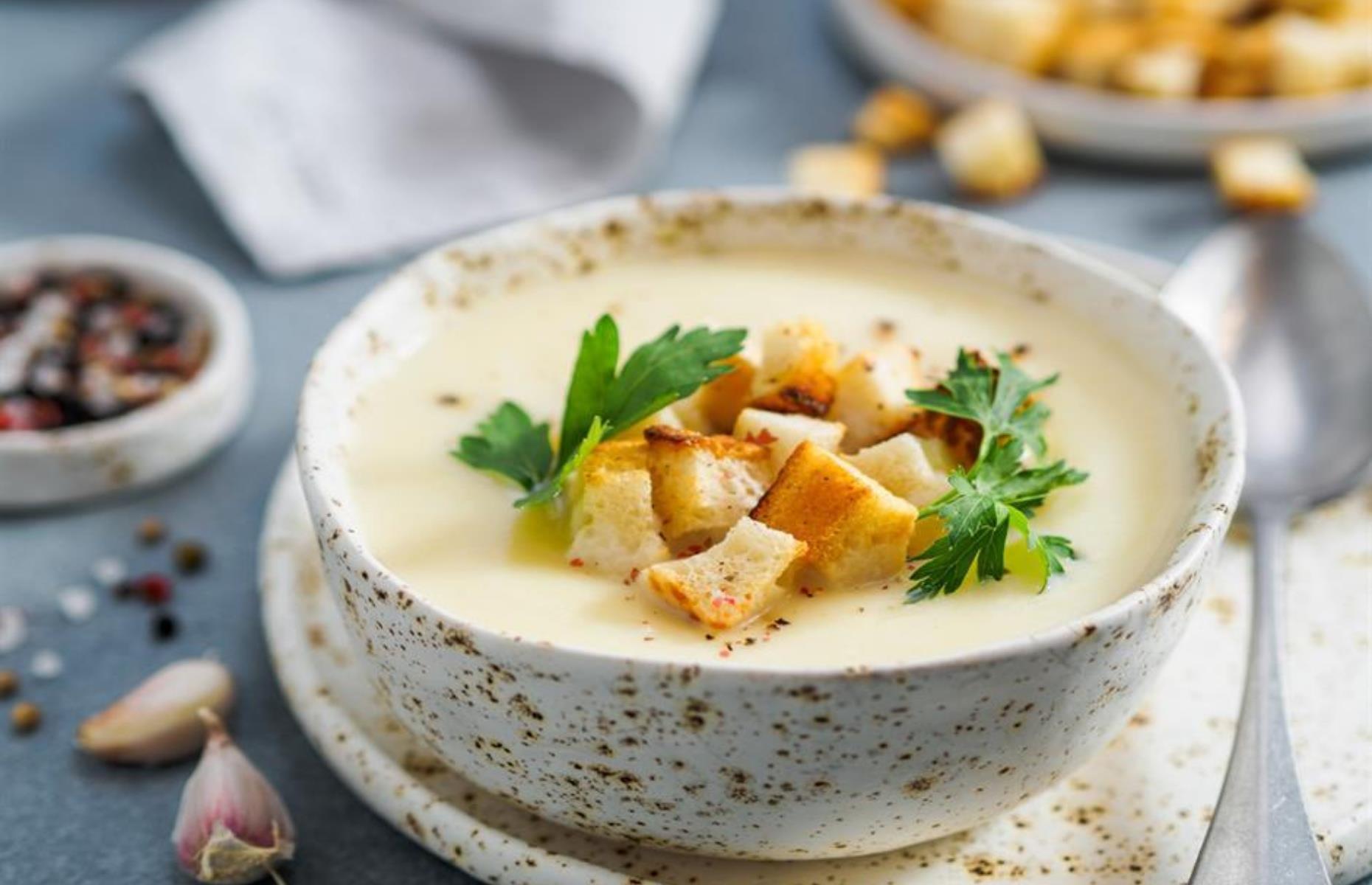 Creamy cauliflower soup
