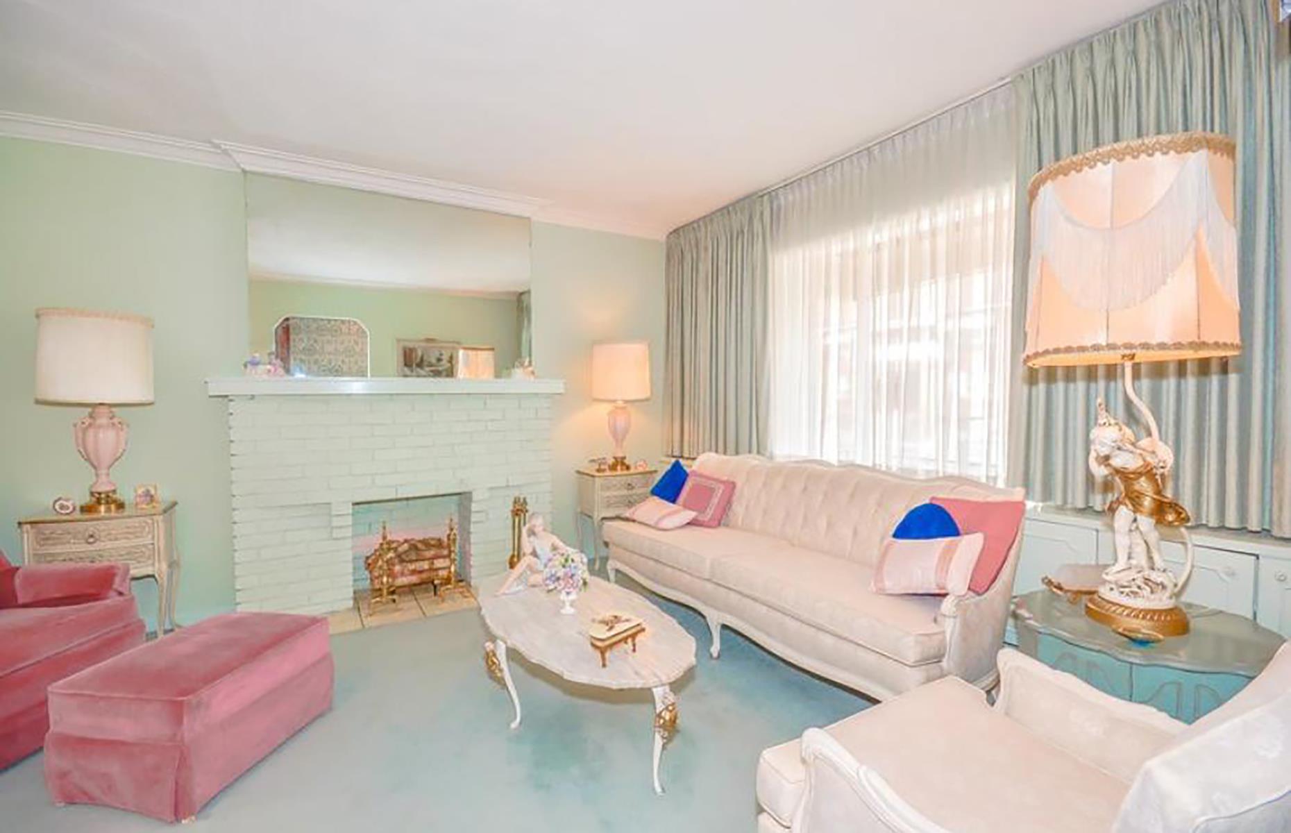 Untouched 1950s time capsule, Toronto, Canada