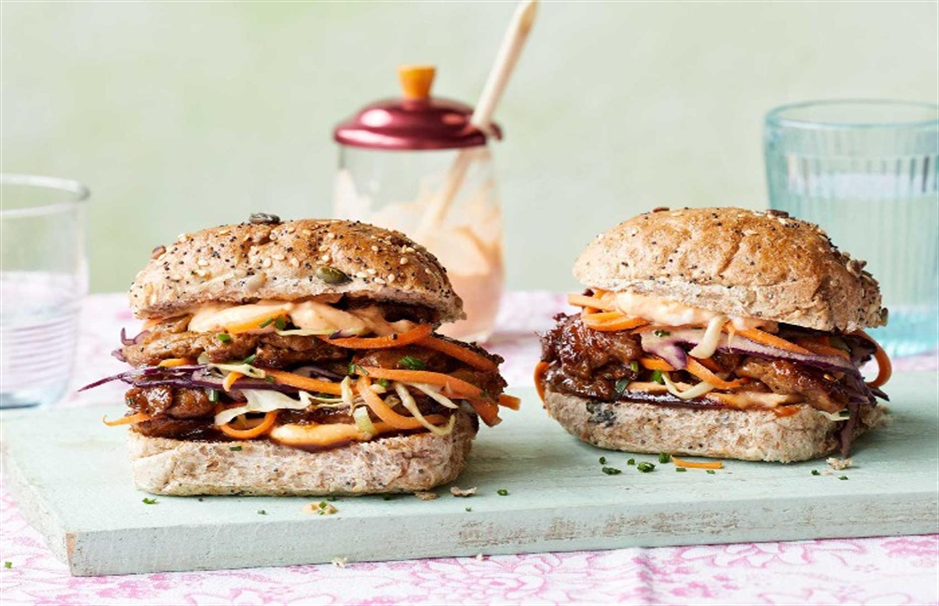 Shawarma-spiced seitan burger