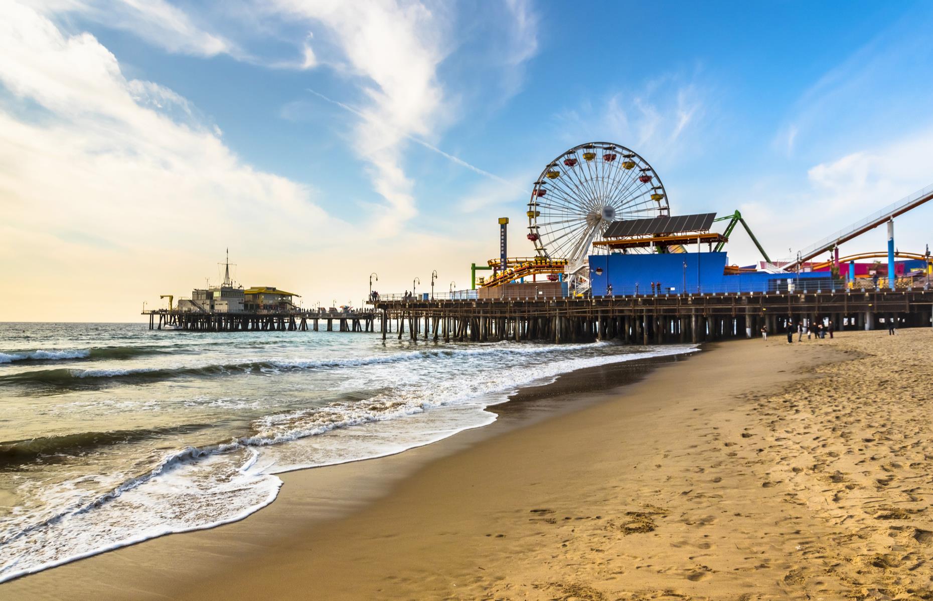 Relax on Thousand Steps Beach instead of Santa Monica Beach in California