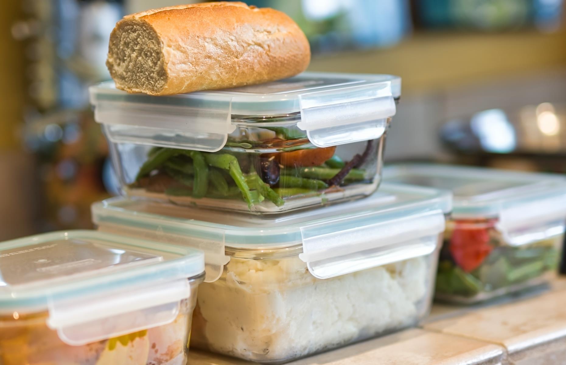 Refresh containers with bicarbonate of soda