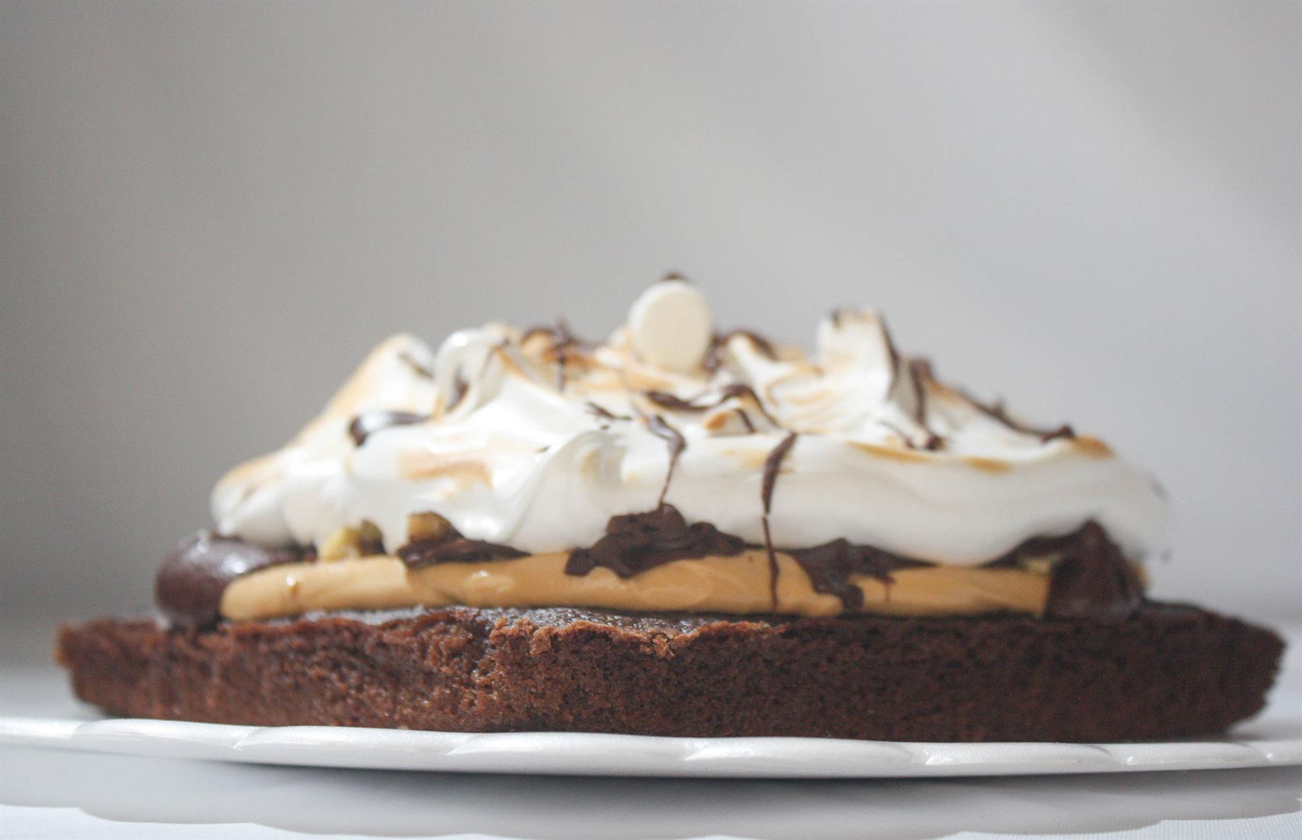 Chocolate brownie meringue cake