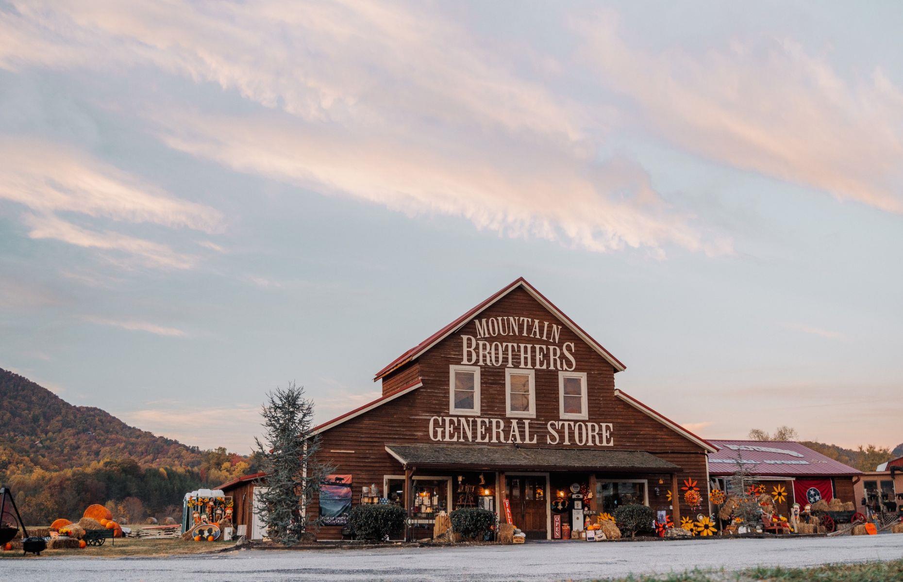 Tennessee: Mountain Brothers General Store, Sevierville 