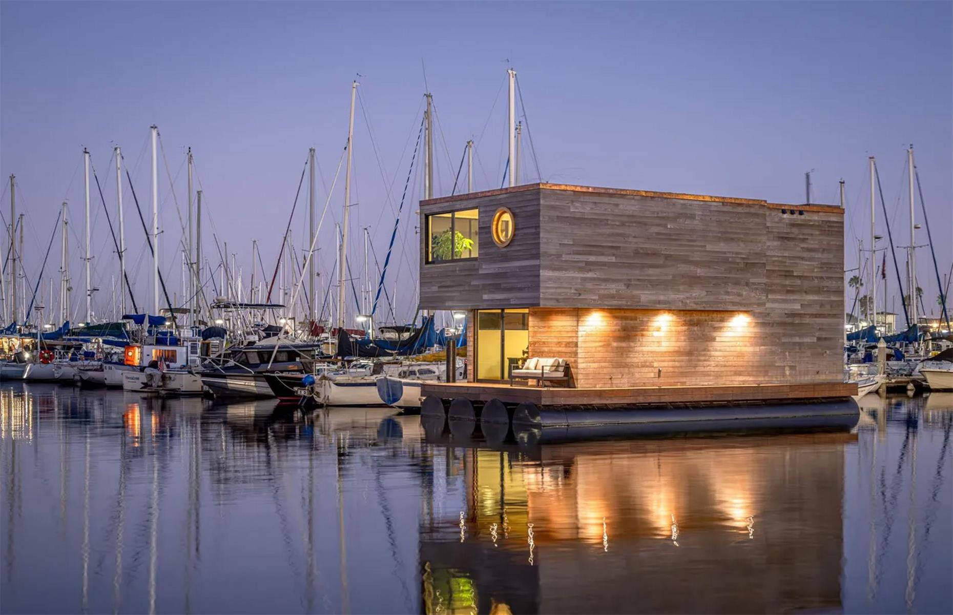 Thomas Jefferson floating home, California, USA