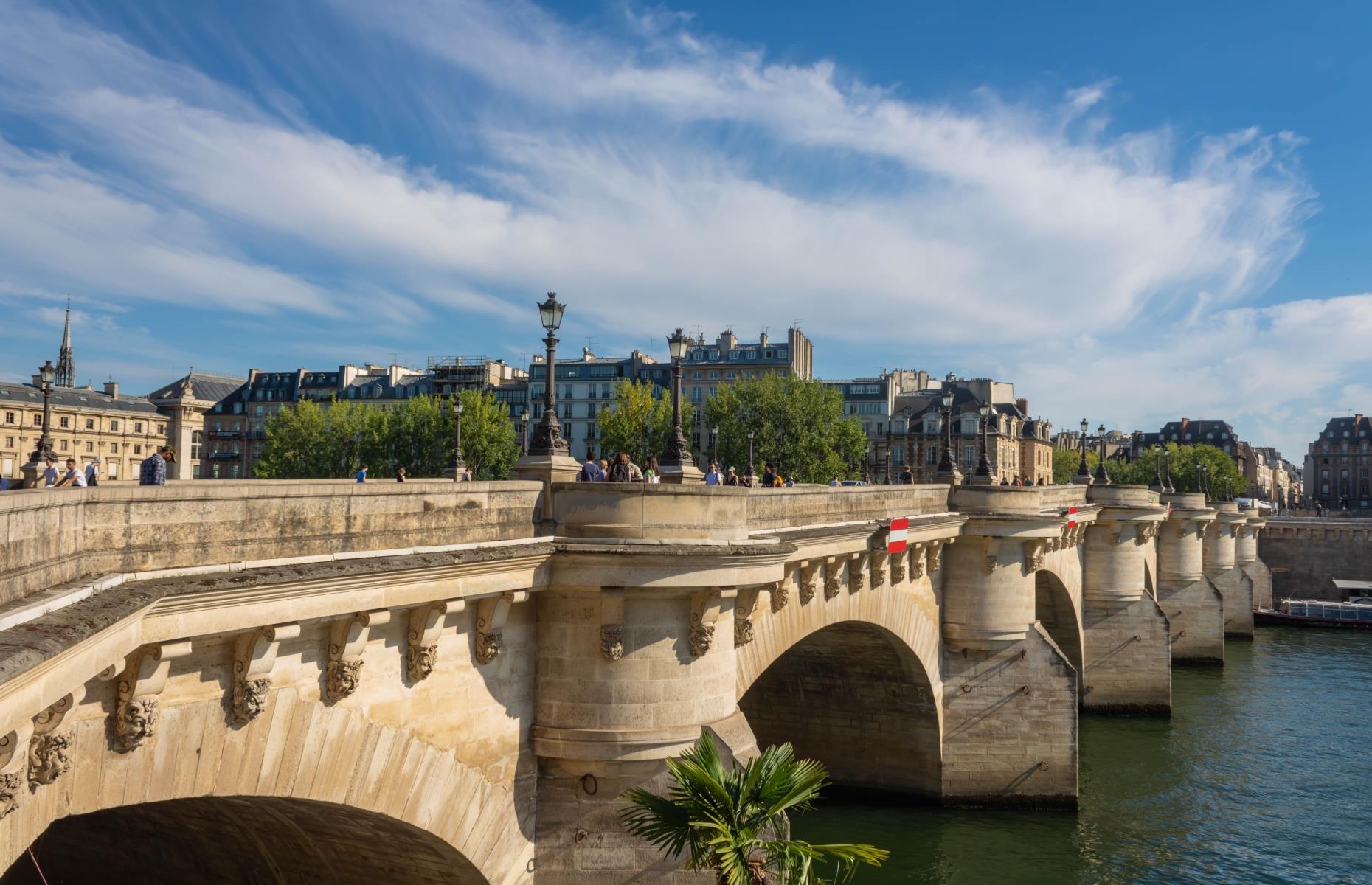 10. Pont Neuf, Paris, France