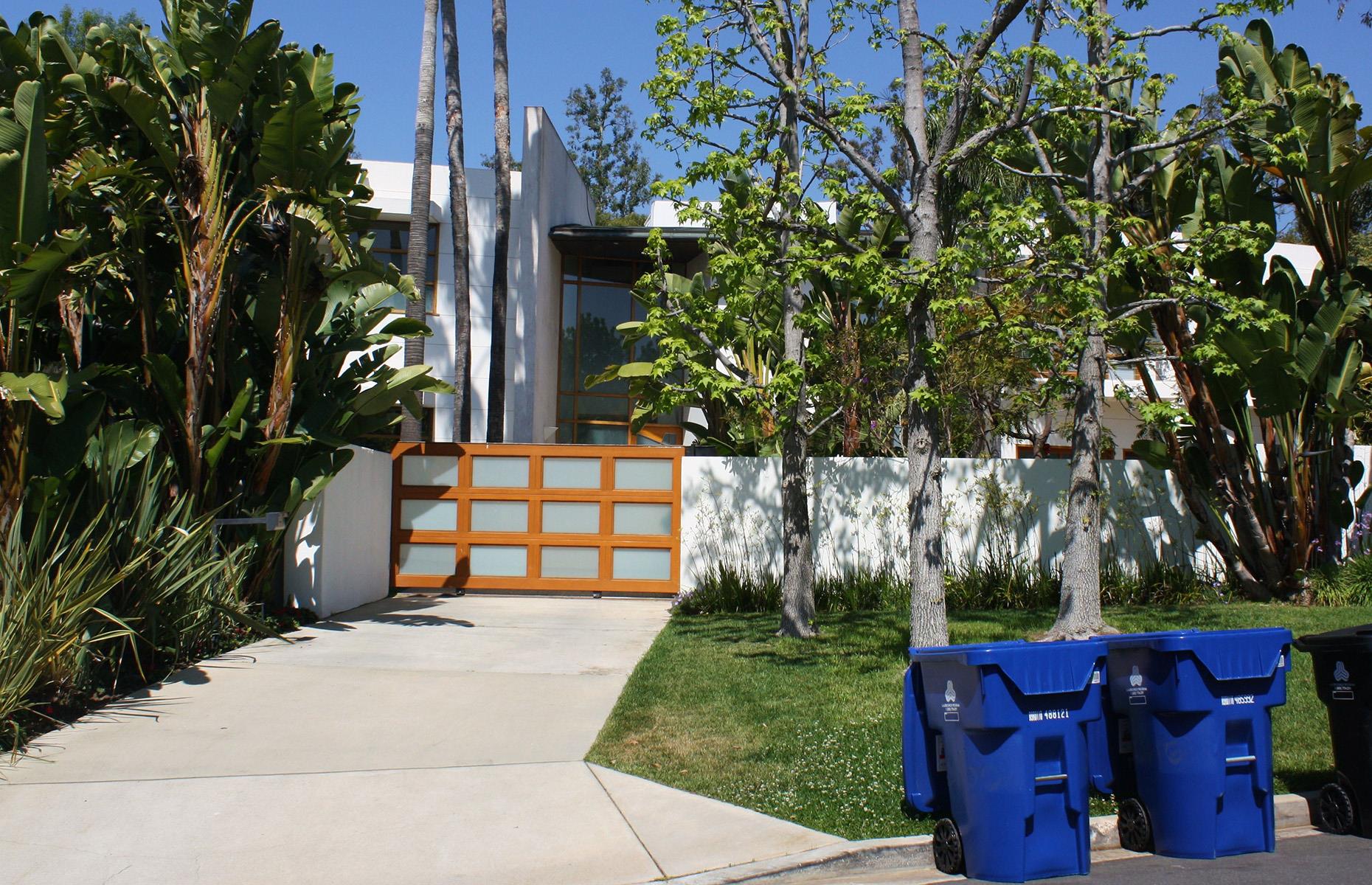 Modern Family: South Cliffwood Avenue, Brentwood, California