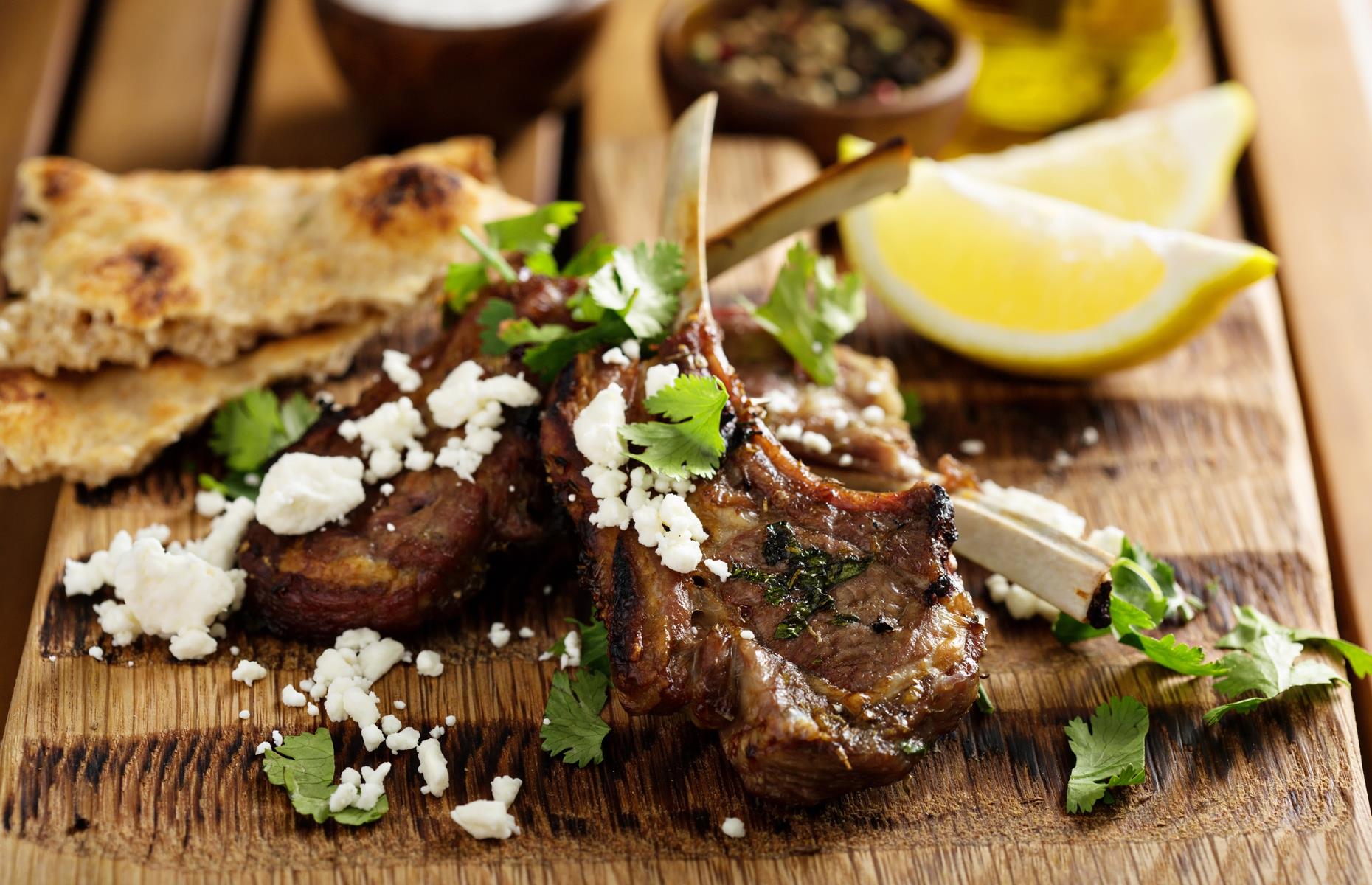 Lamb cutlets with feta