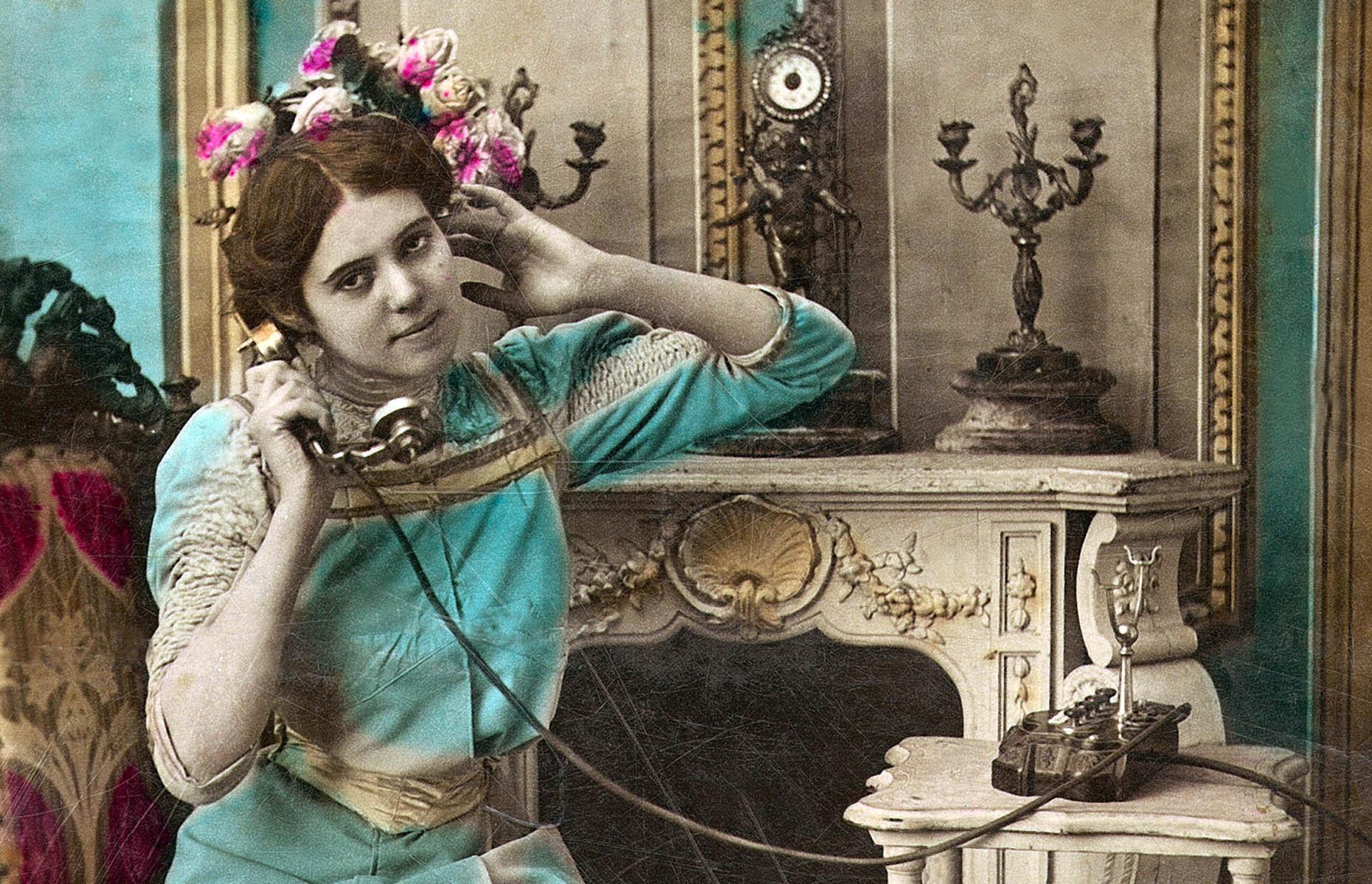 Teléfono: 1900