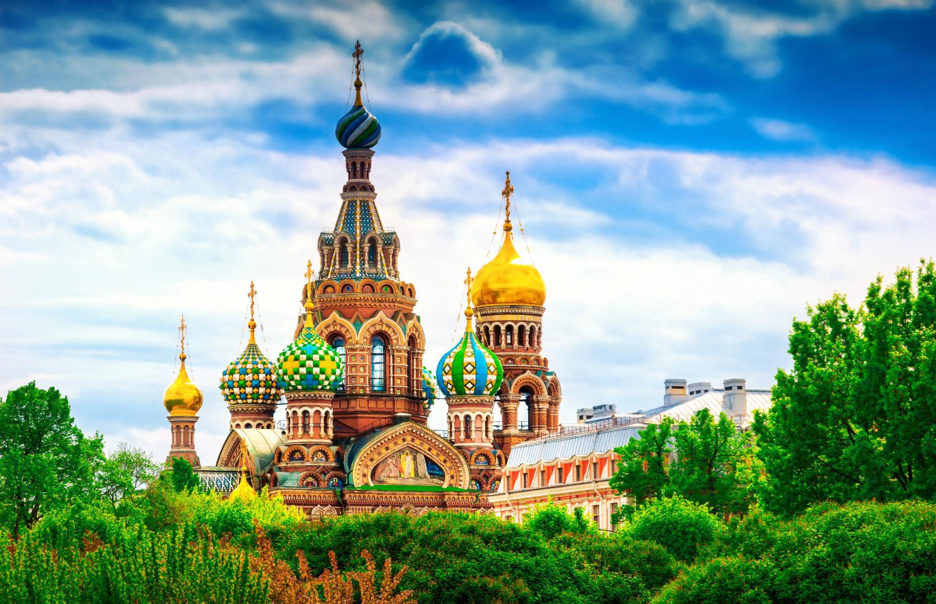 11-year-old flies alone to St Petersburg, Russia