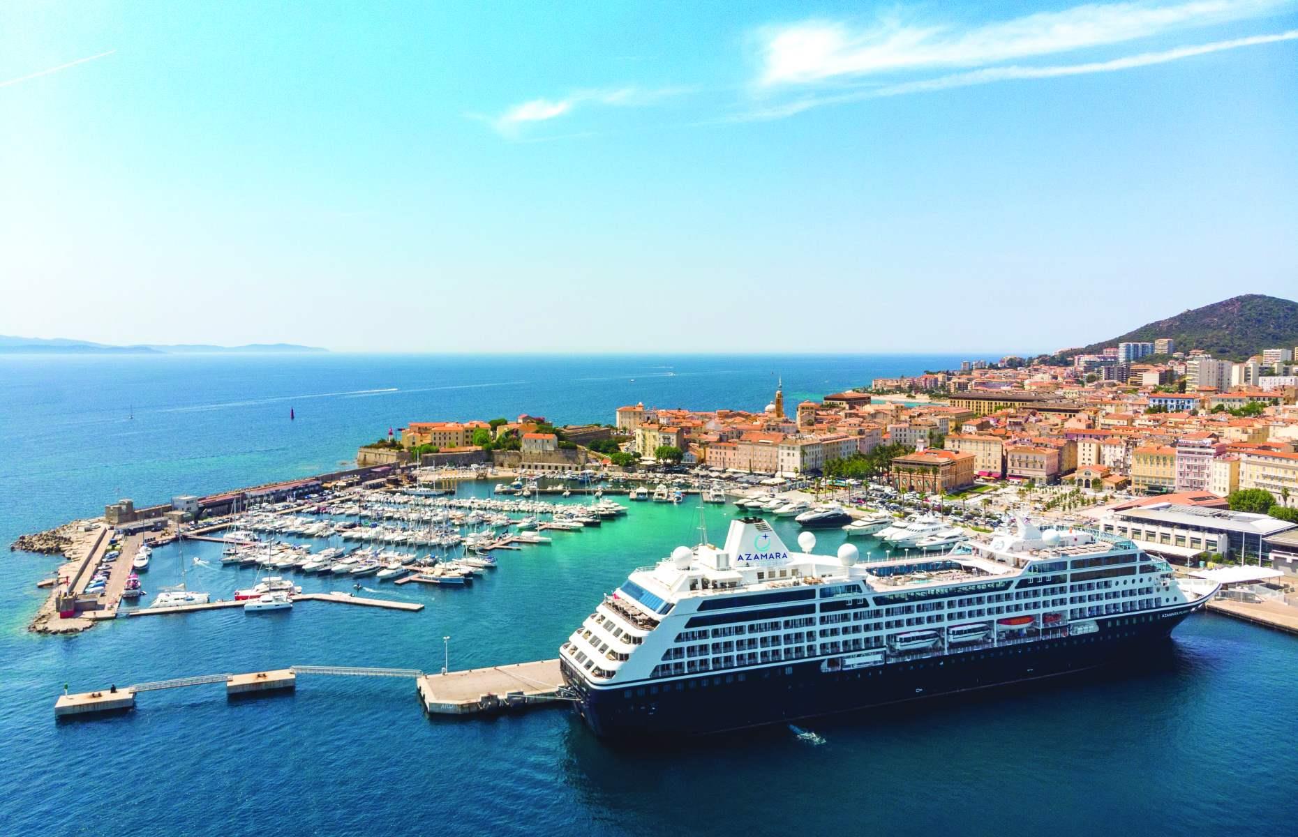 Sumptuous escapes at sea
