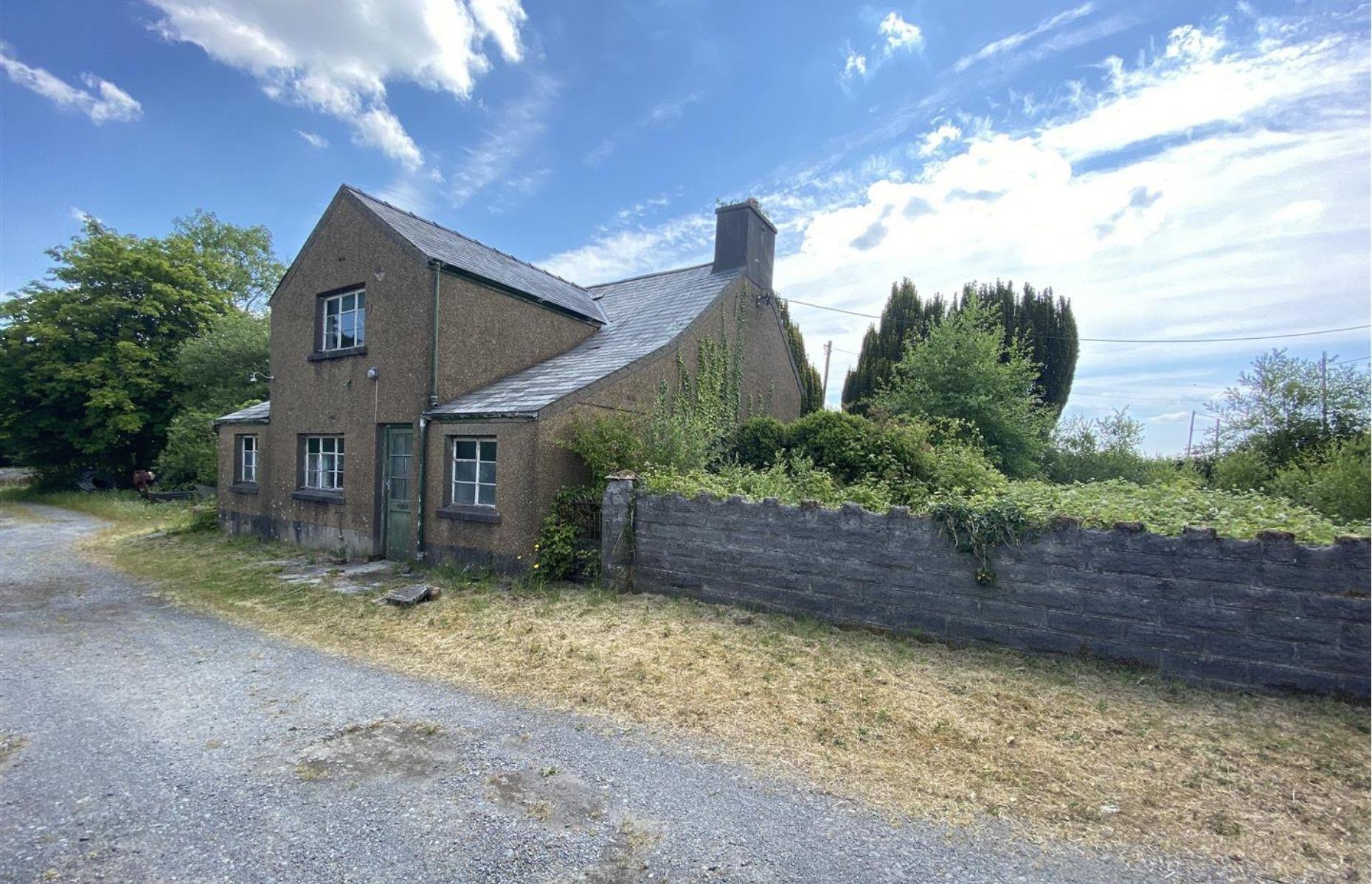 Historic smallholding, Wales, UK: $395,000 (£285k) 