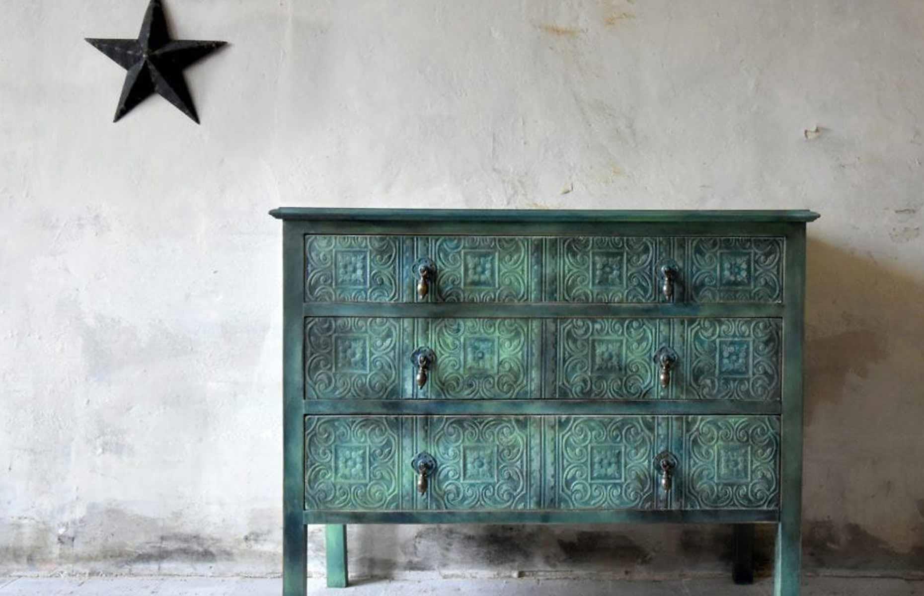 Textured set of drawers