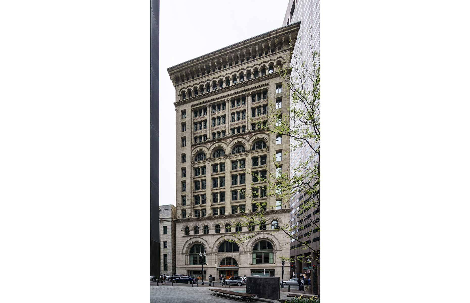 1893: Ames Building, Boston, Massachusetts, USA