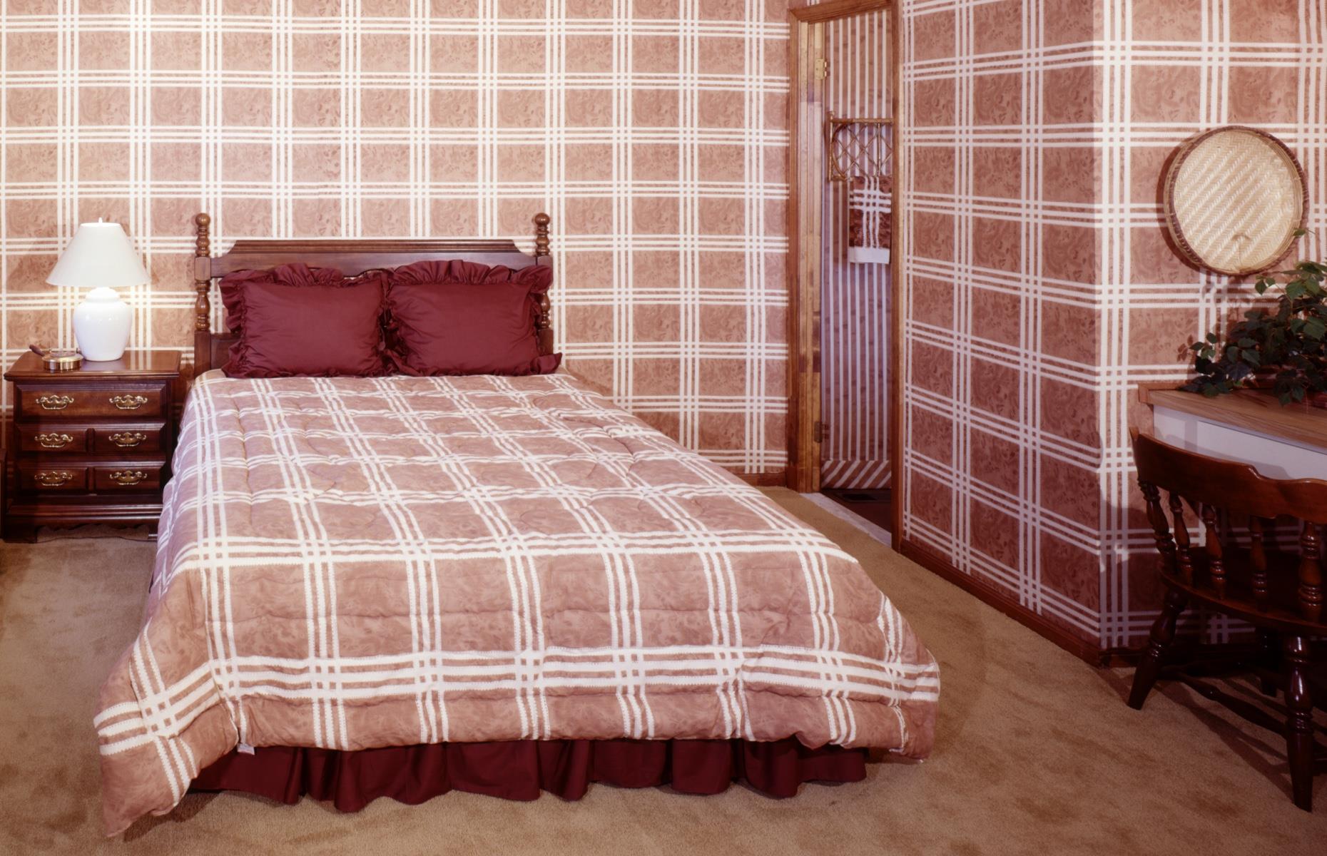 Patterned wallpaper