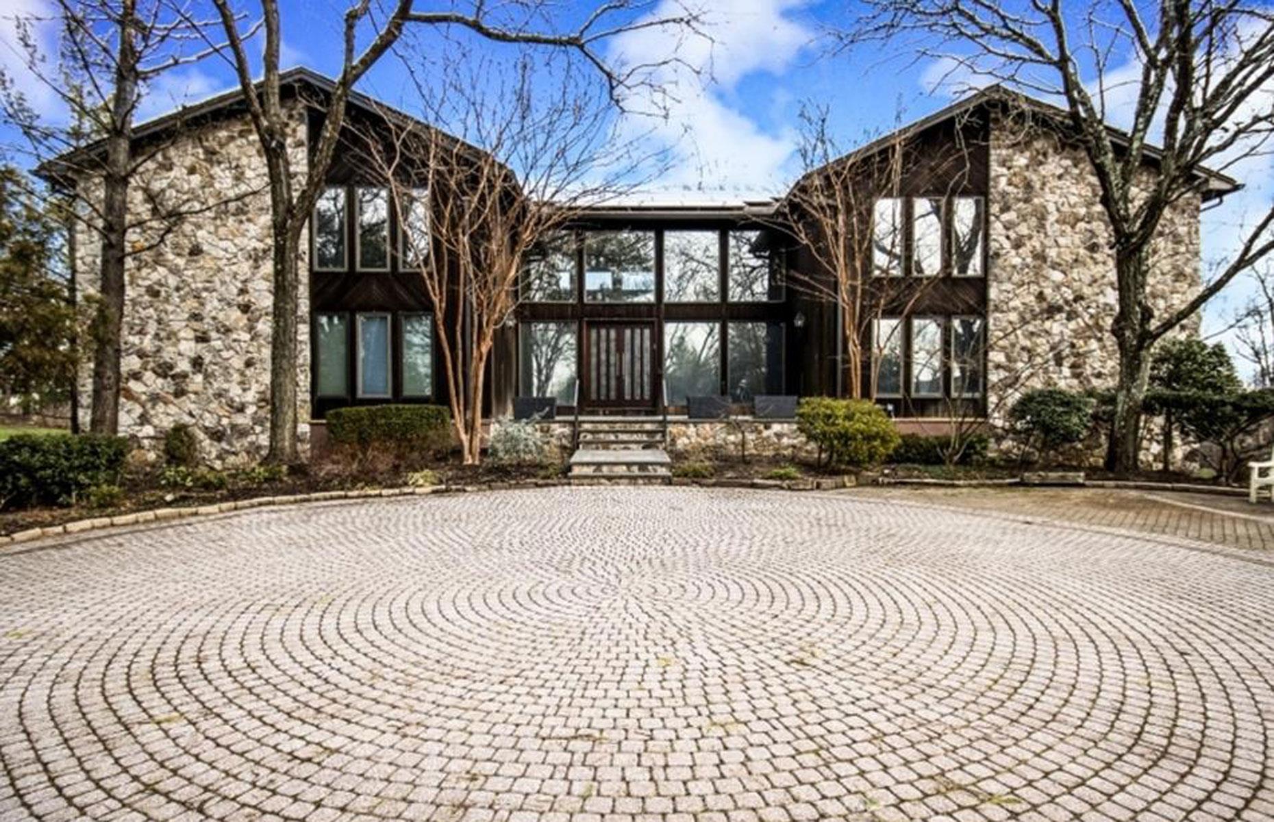 Jared Kushner's childhood mansion in Livingston, New Jersey