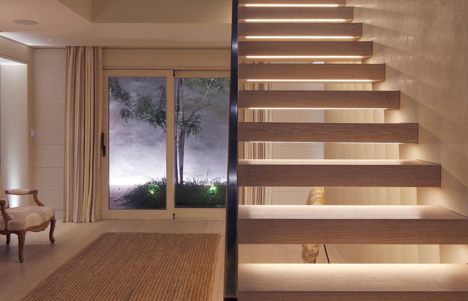 Open-tread staircase