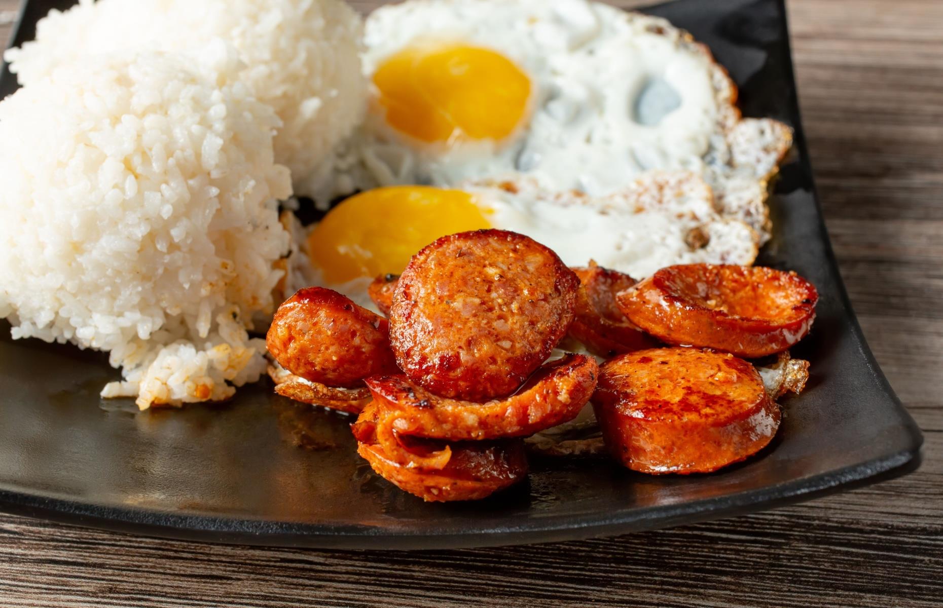 Hawaii: Portuguese sausage, eggs, and rice