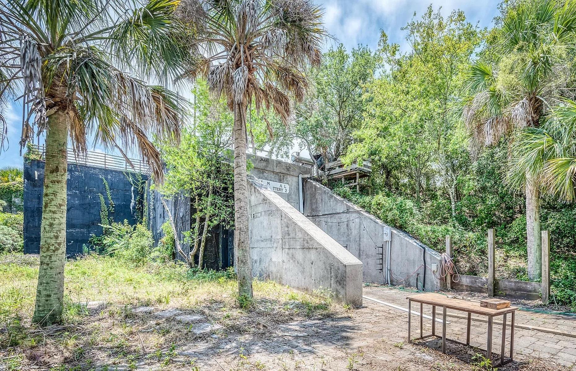 Former military battery, South Carolina, USA: $4.8 million (£3.8m)