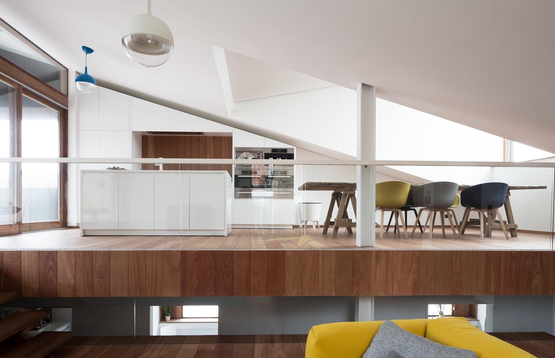 Casa Pibo: Interior de planta irregular