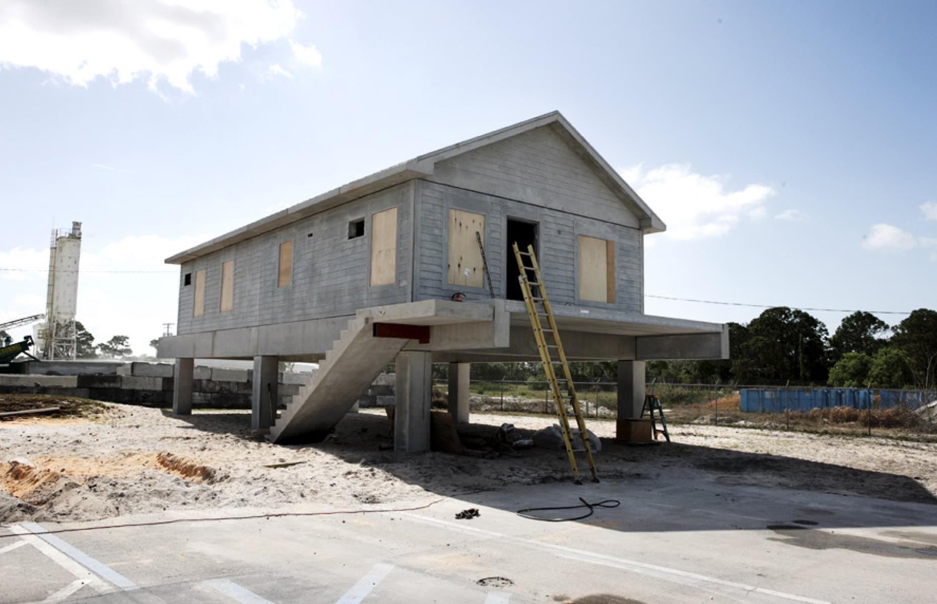 Precast concrete house