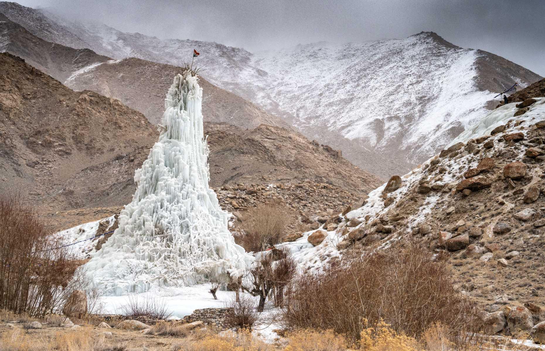 Could fake glaciers solve the crisis?