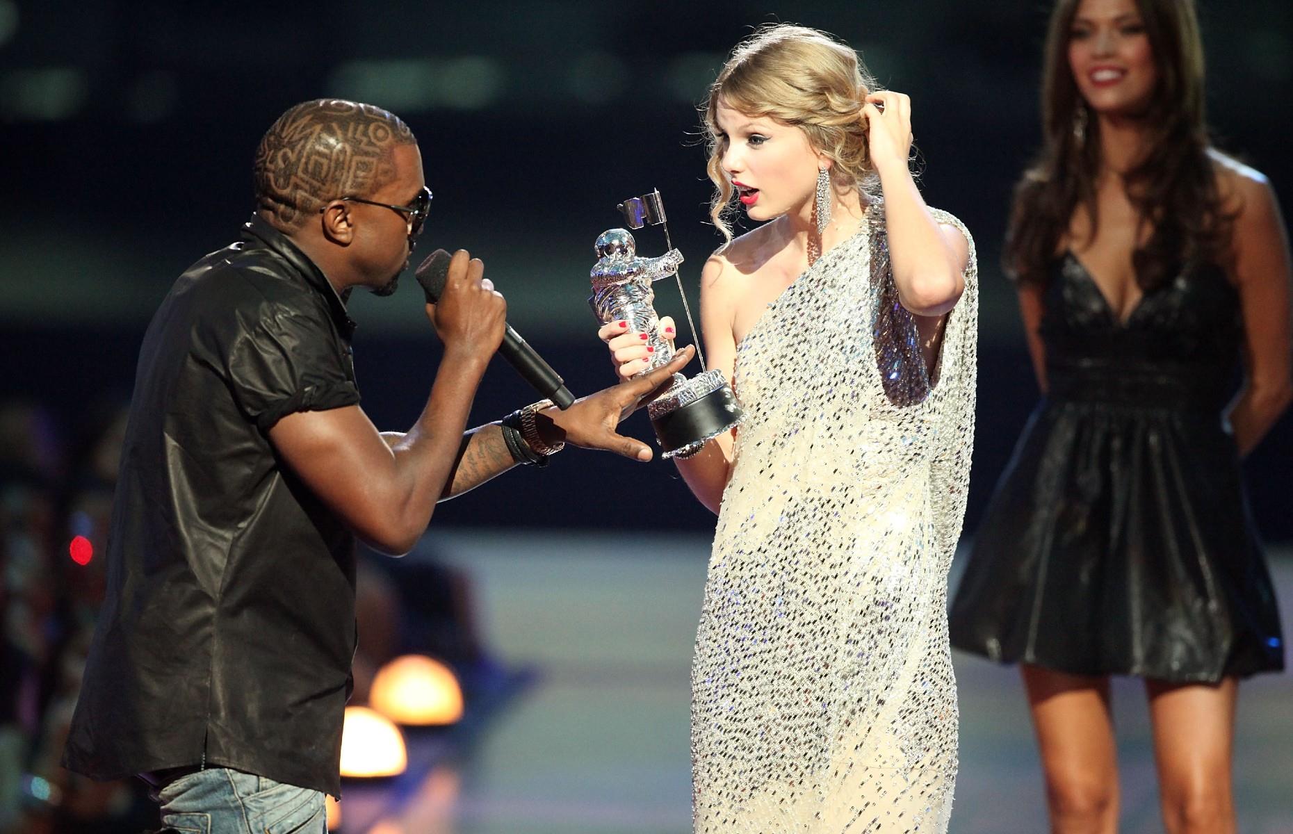 Kanye West vs Taylor Swift