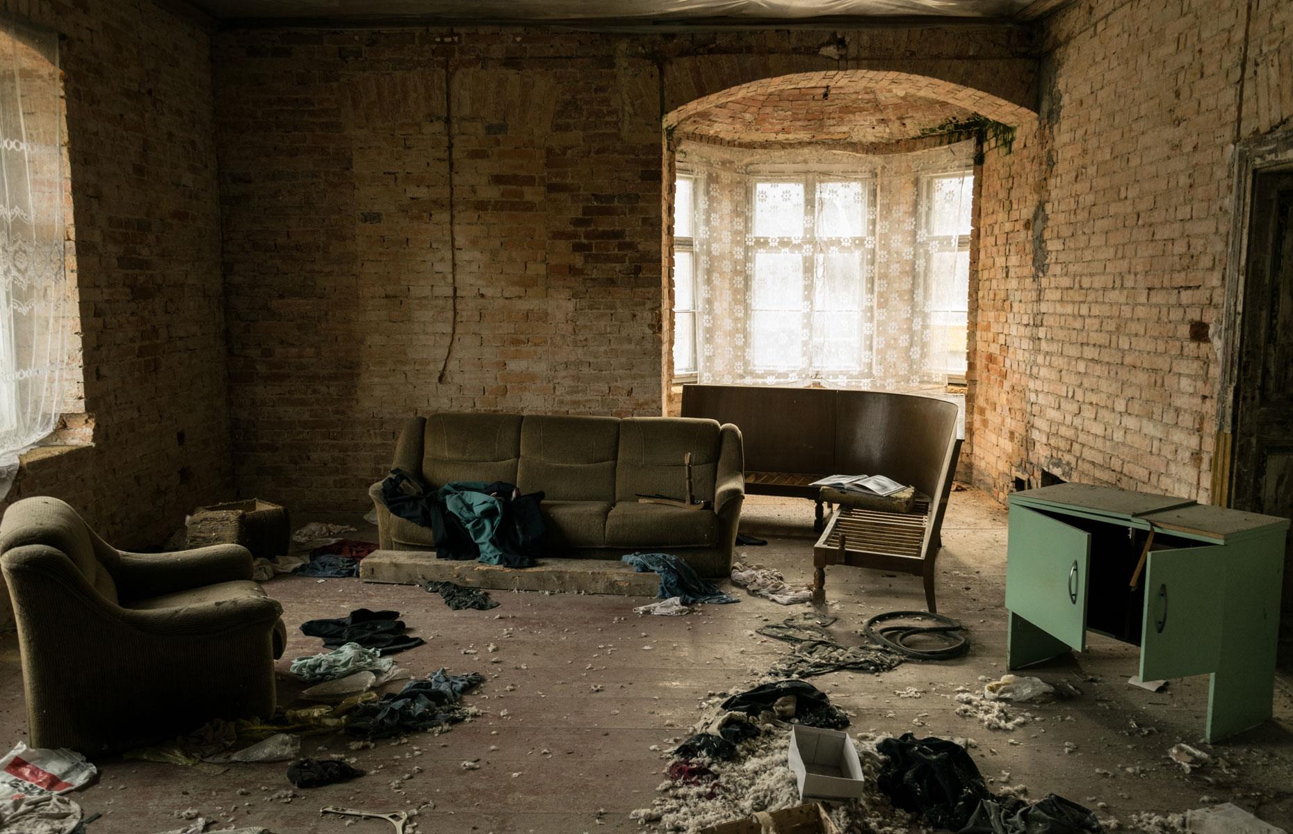 Inside Creepy Abandoned Mansions Around The World