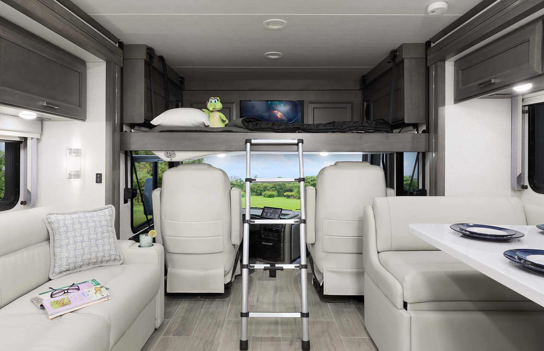 2025 Thor Aria 4000: clever convertible furniture