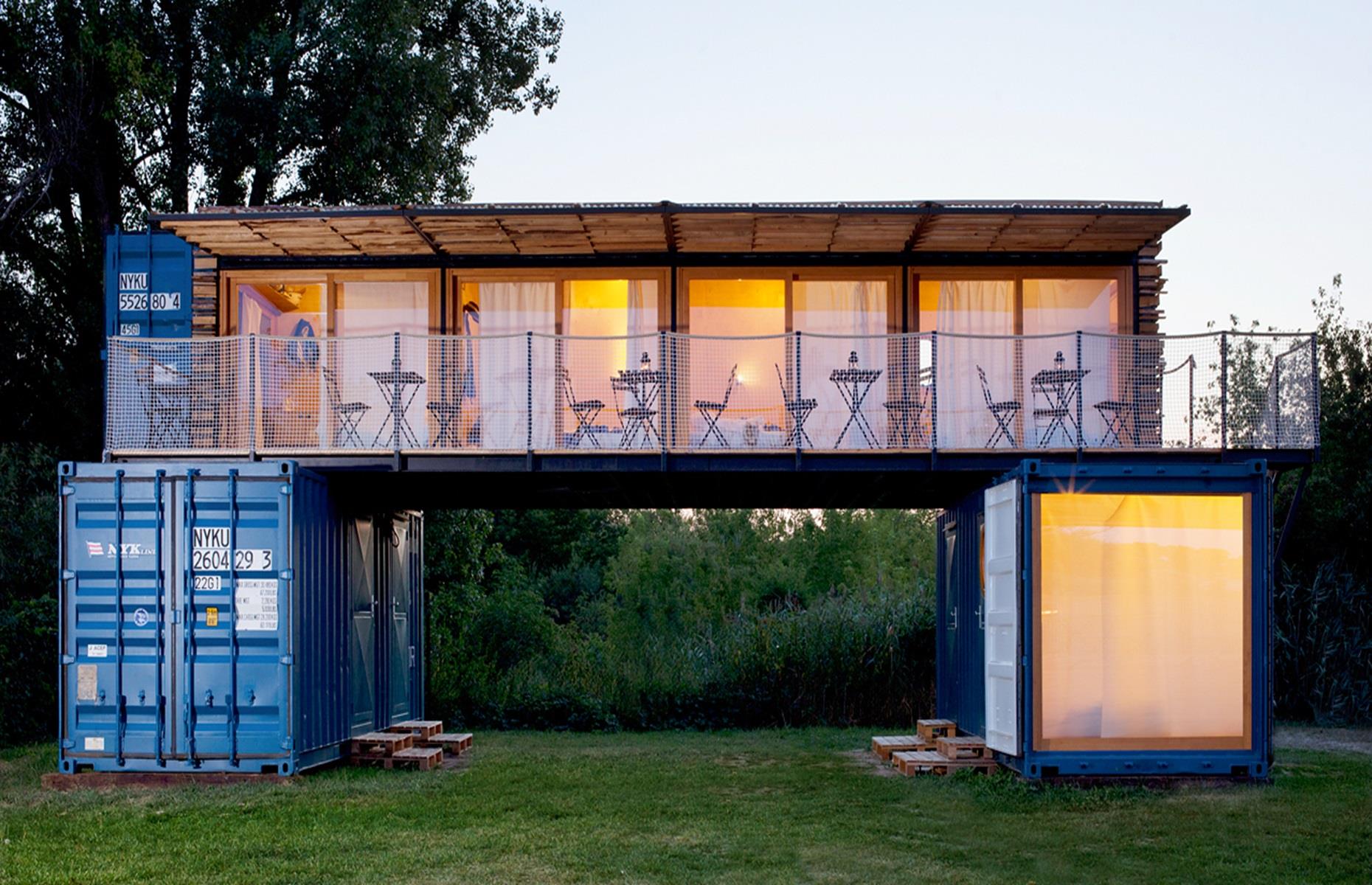 Un hôtel en container, Křešice, République tchèque