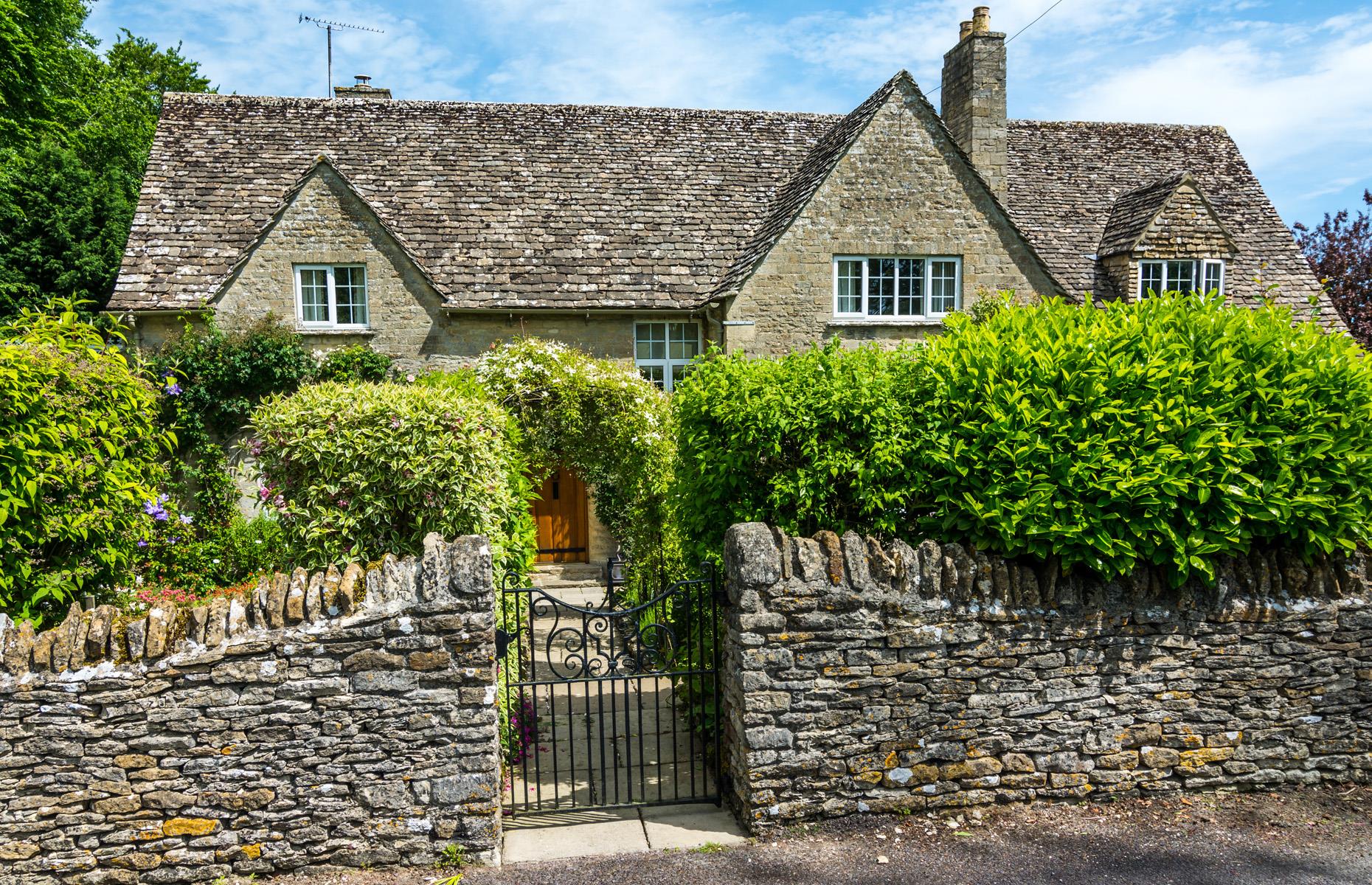 4th most expensive: Oxfordshire £693,623