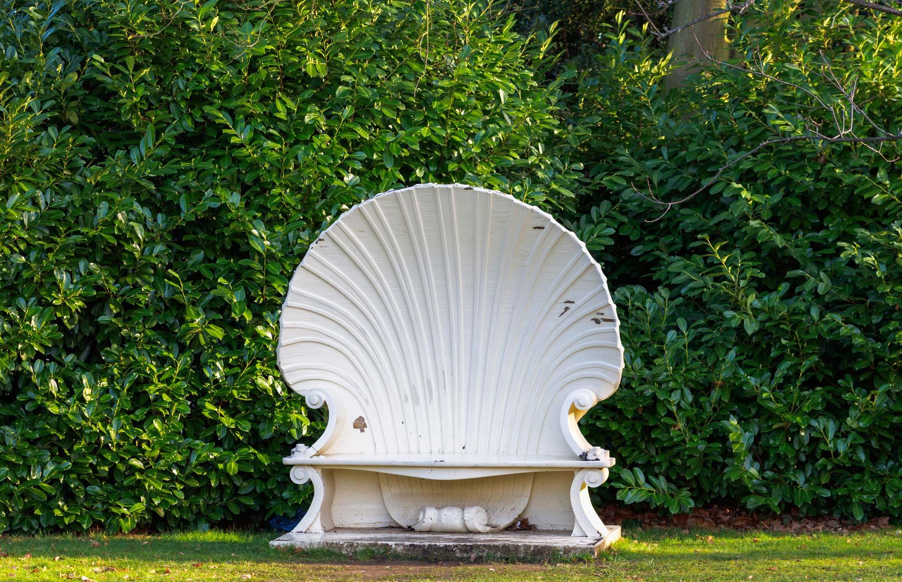 Shell seat