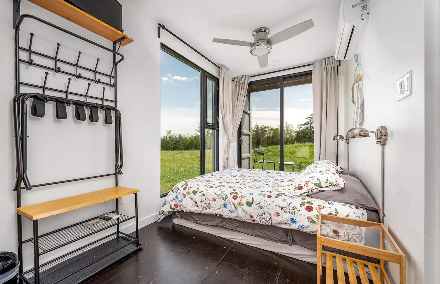 Une maison containeur pleine de caractère, Ontario, Canada