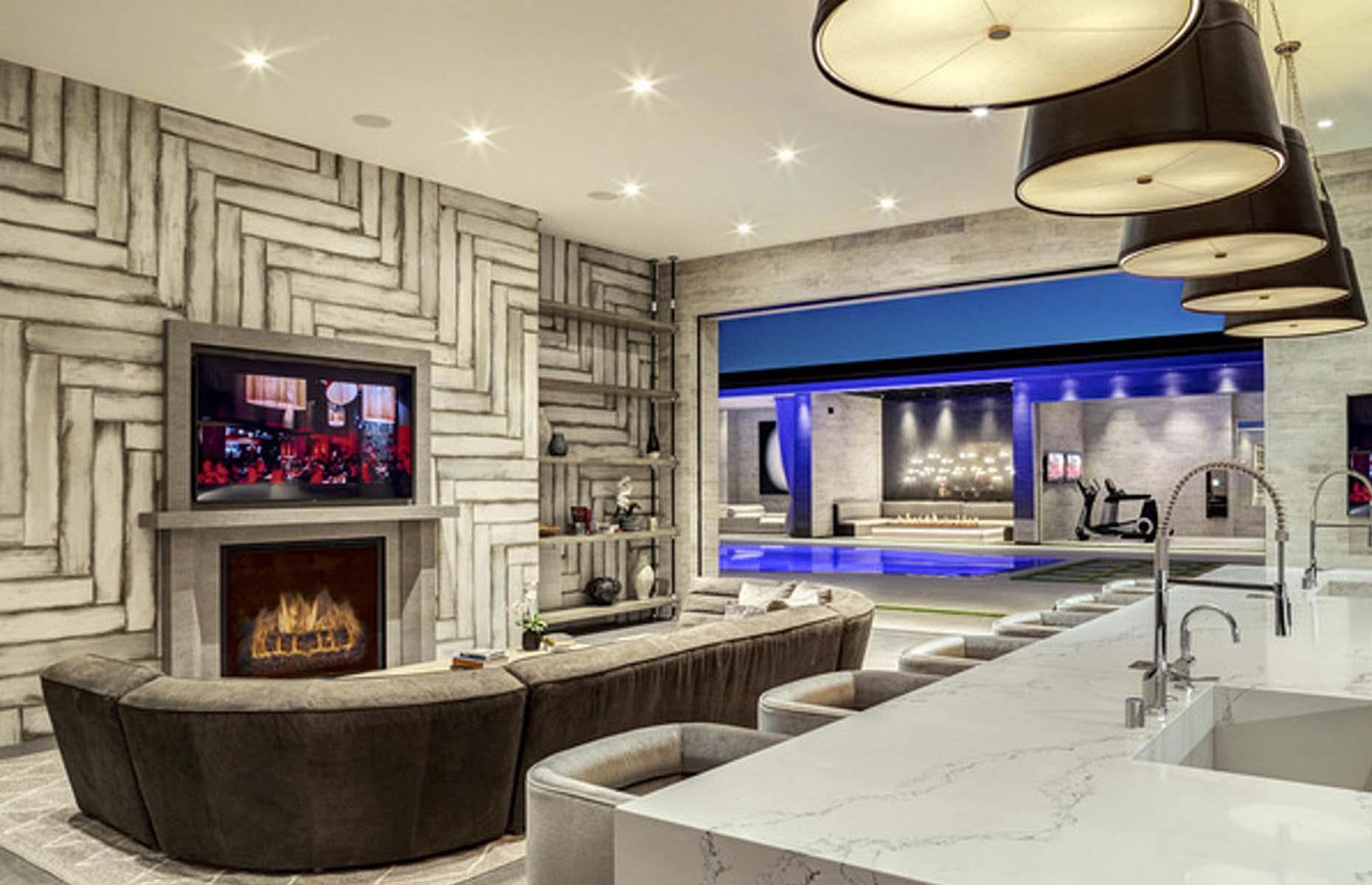 May: Kylie Jenner's Holmby Hills estate