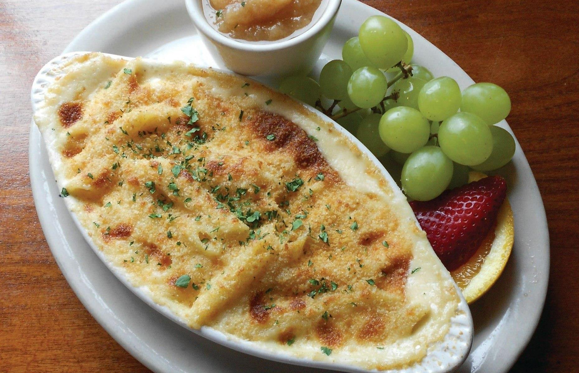 Ohio: mac 'n' cheese, Lucky's Cafe, Cleveland