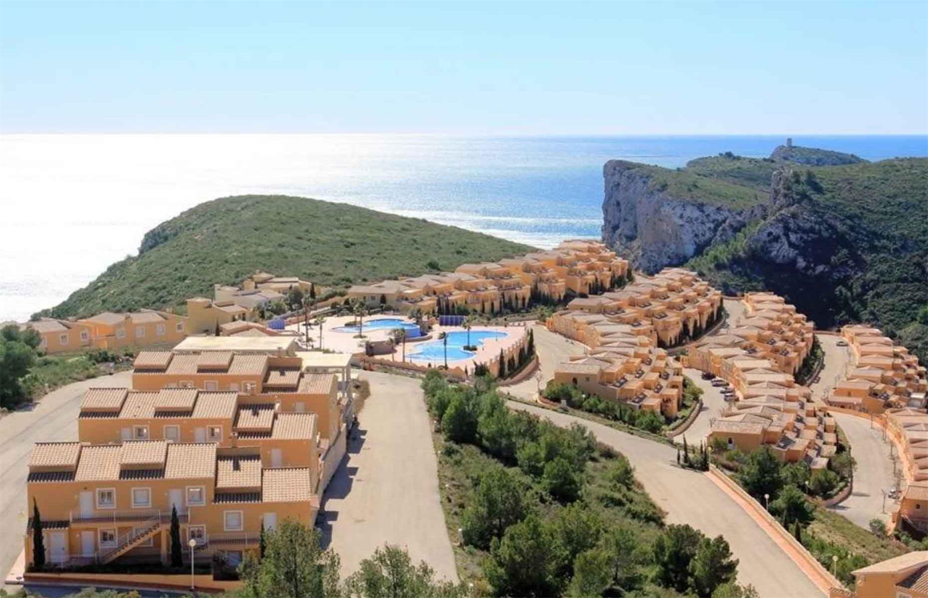 Spain: average house price £142,037