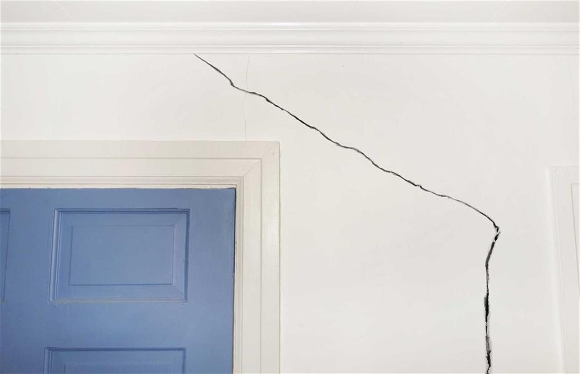 Fix, fill and prep walls for painting